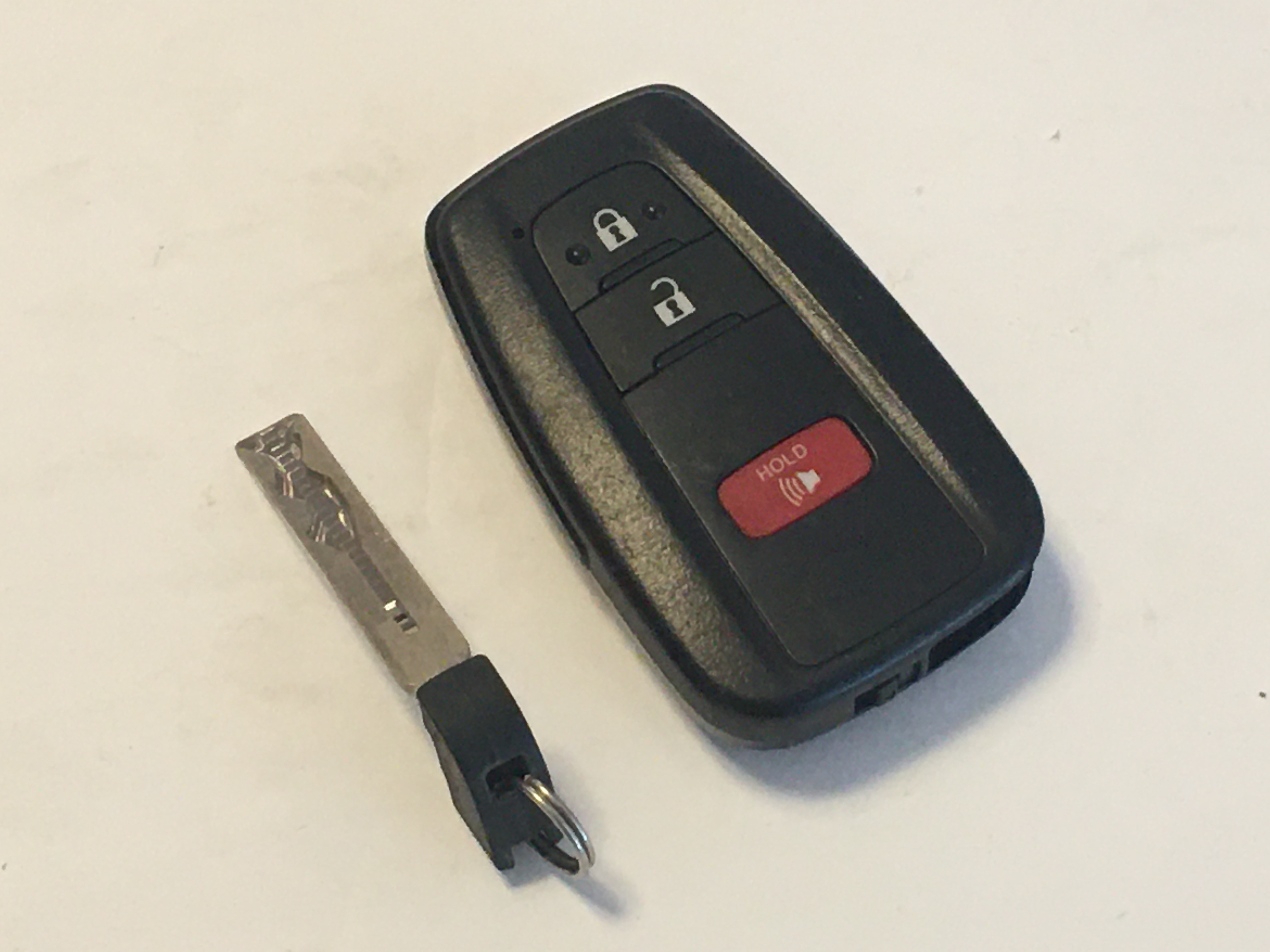 Toyota Rav4 Keyless Entry Remote Fob Hyq14fbc 3 Buttons 55938 - Oemusedautoparts1.com