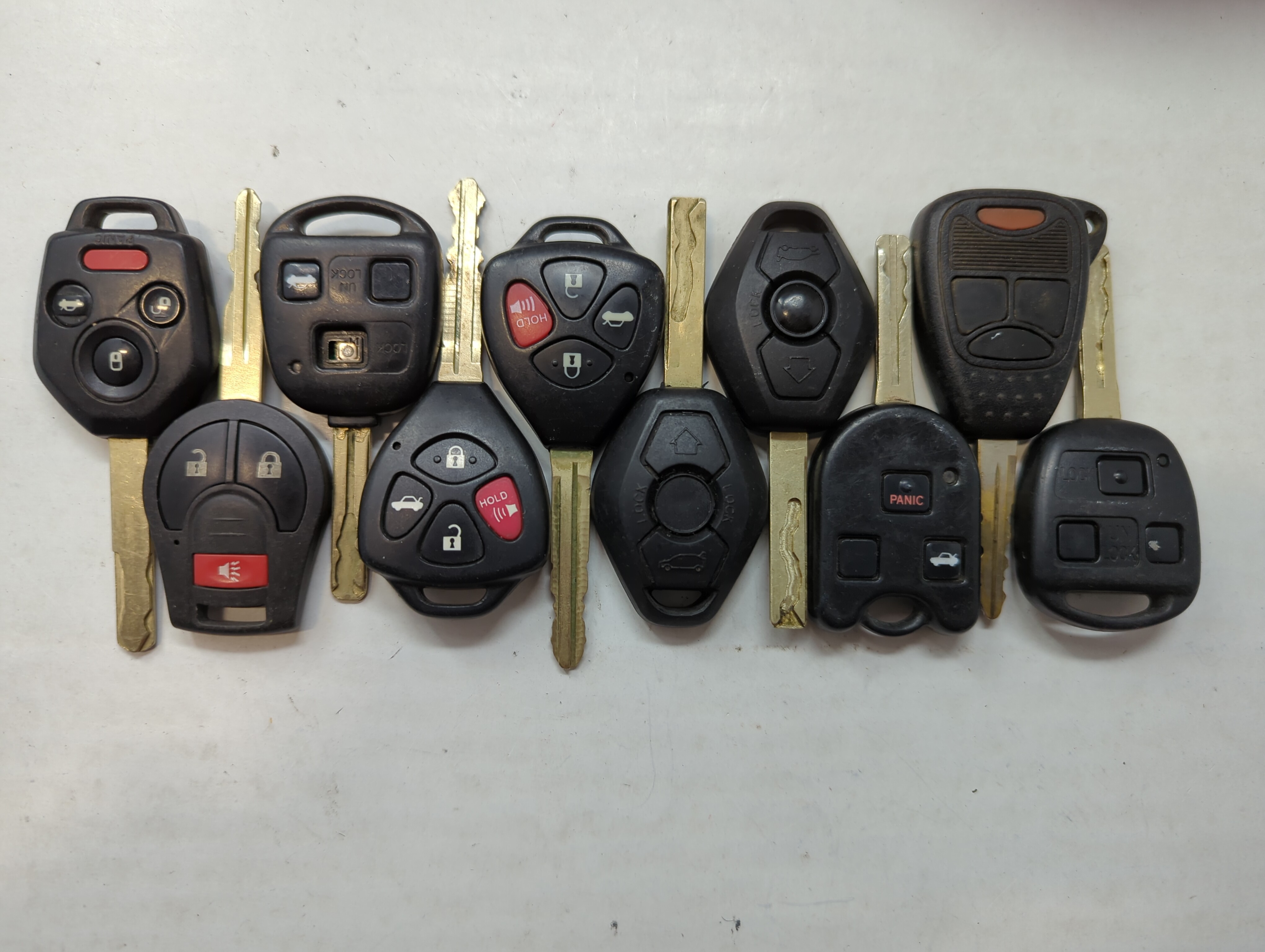 Picture of Lot of 10 Aftermarket Keyless Entry Remote Fob MIXED FCC IDS MIXED PART 559484