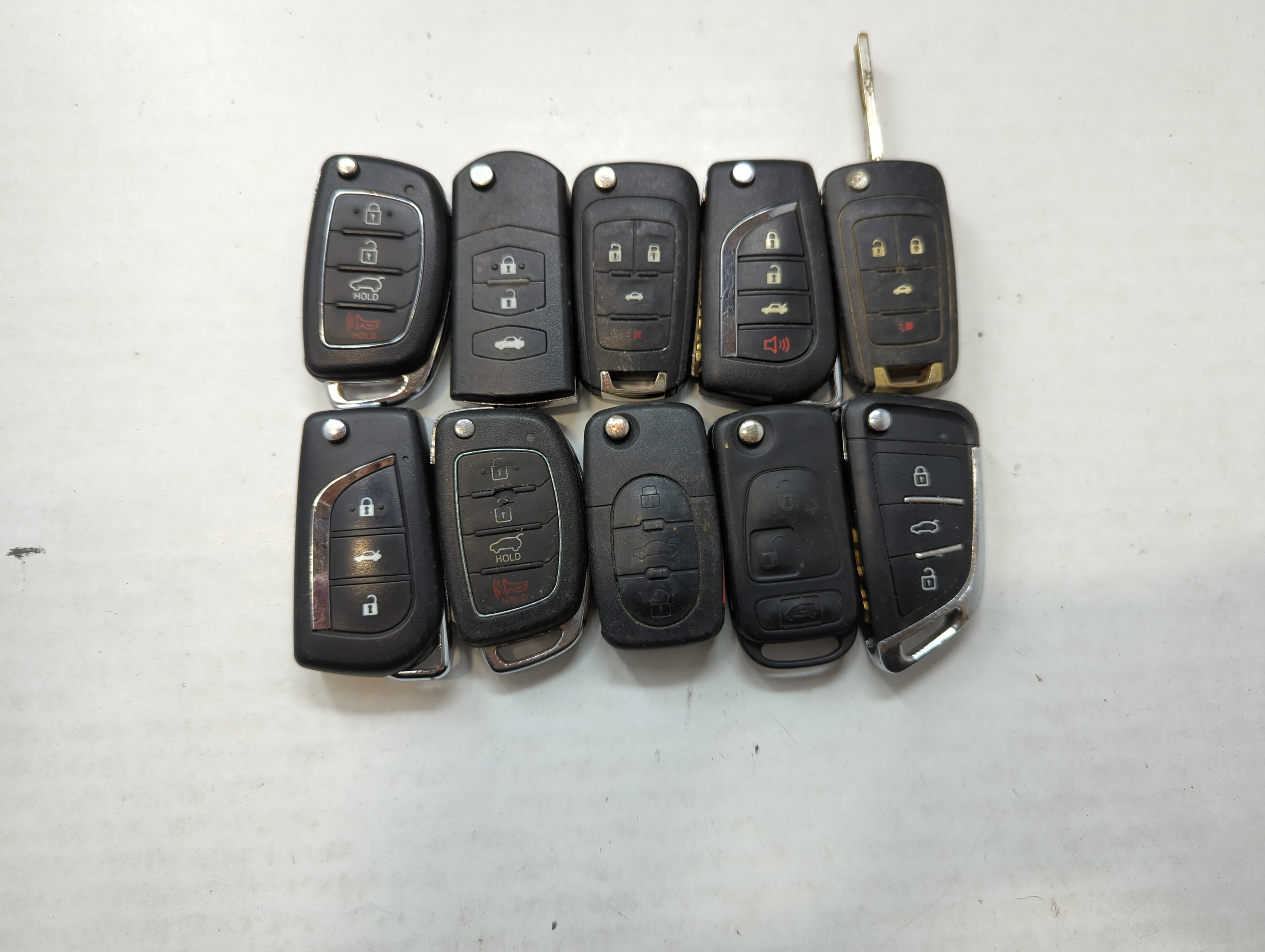 Picture of Lot of 10 Aftermarket Keyless Entry Remote Fob MIXED FCC IDS MIXED PART 559519
