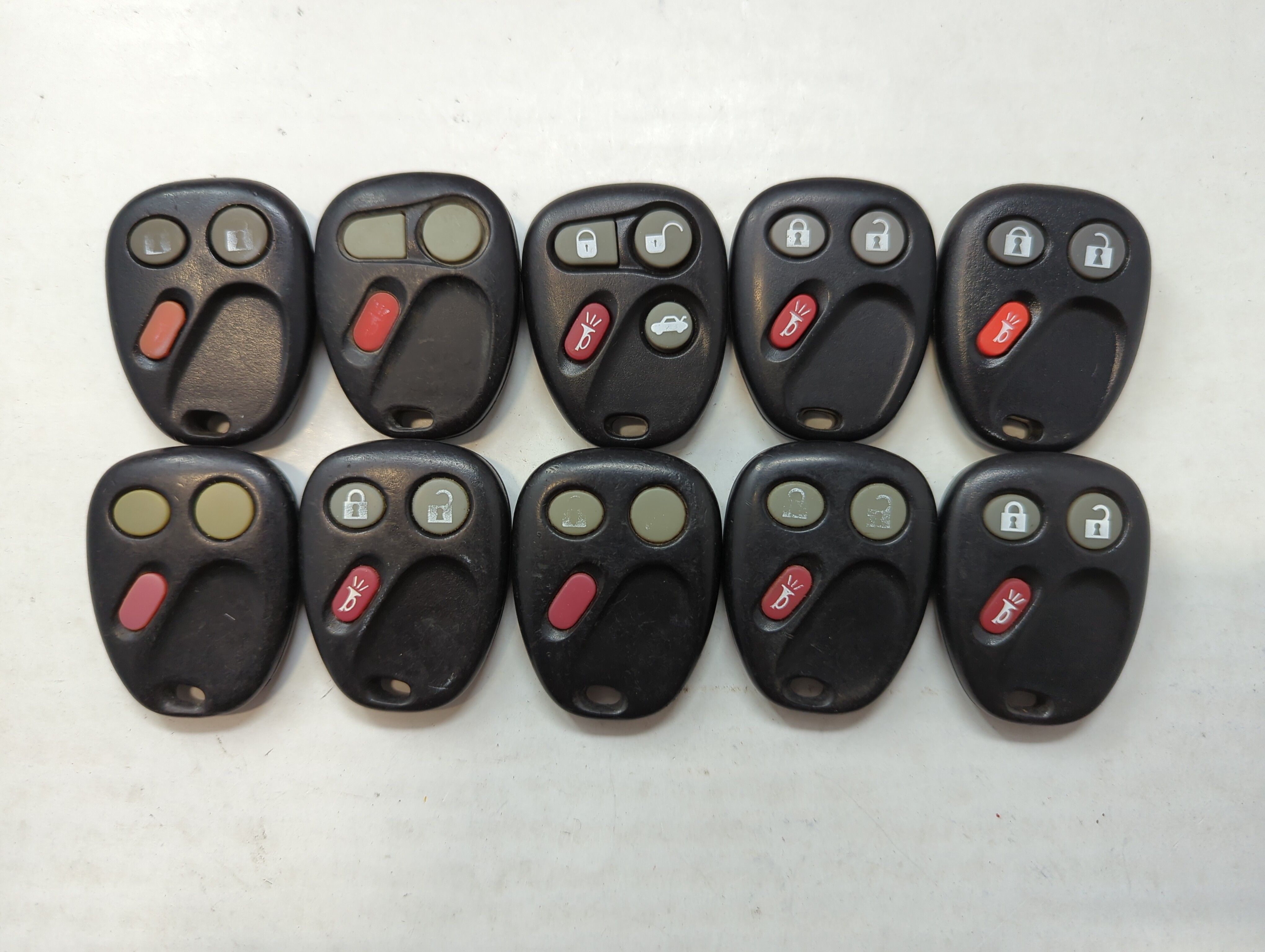 Picture of Lot of 10 Aftermarket Chevrolet Keyless Entry Remote Fob MIXED FCC IDS 559536