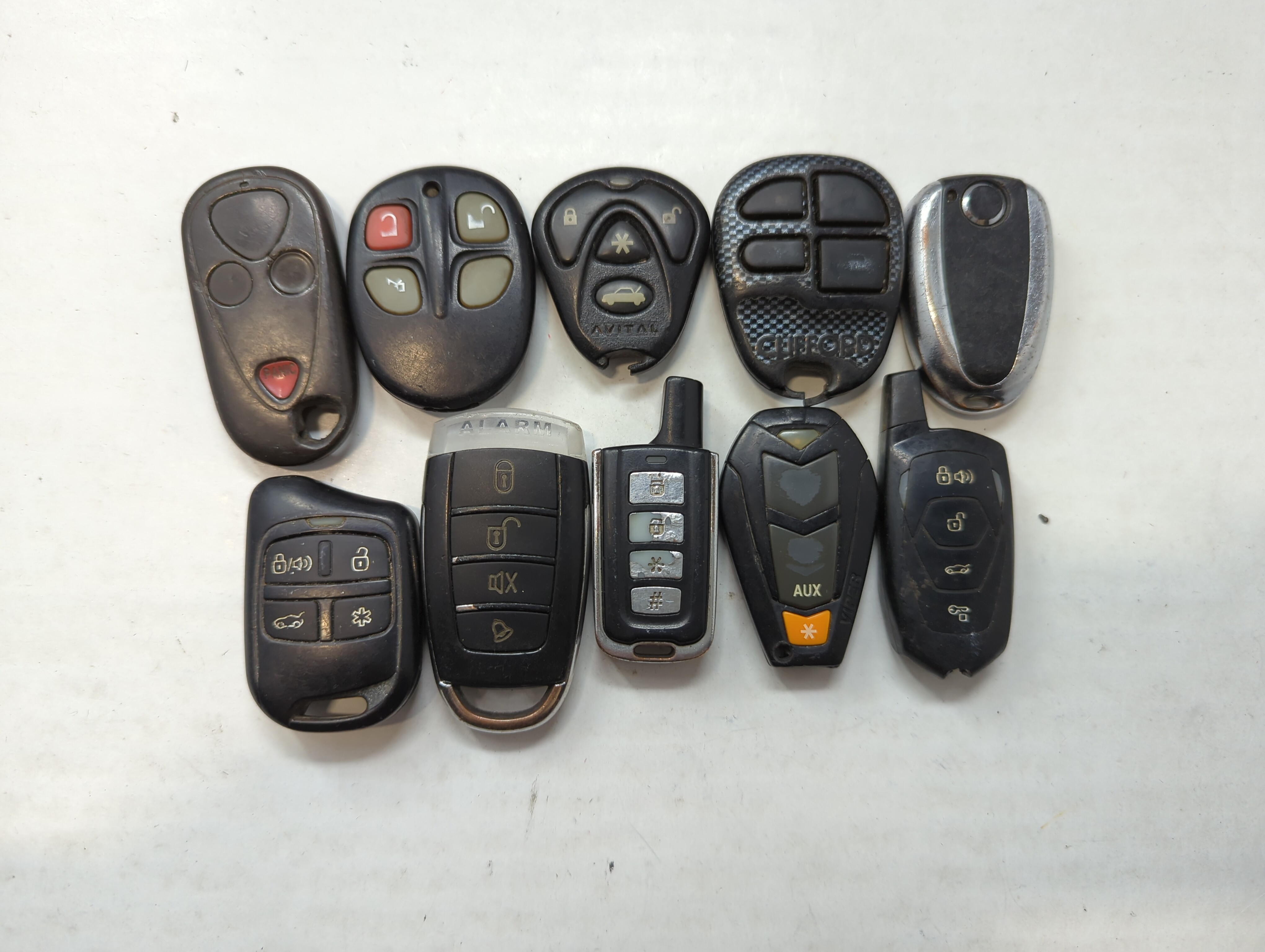 Picture of Lot of 10 Aftermarket Keyless Entry Remote Fob MIXED FCC IDS MIXED PART 559540