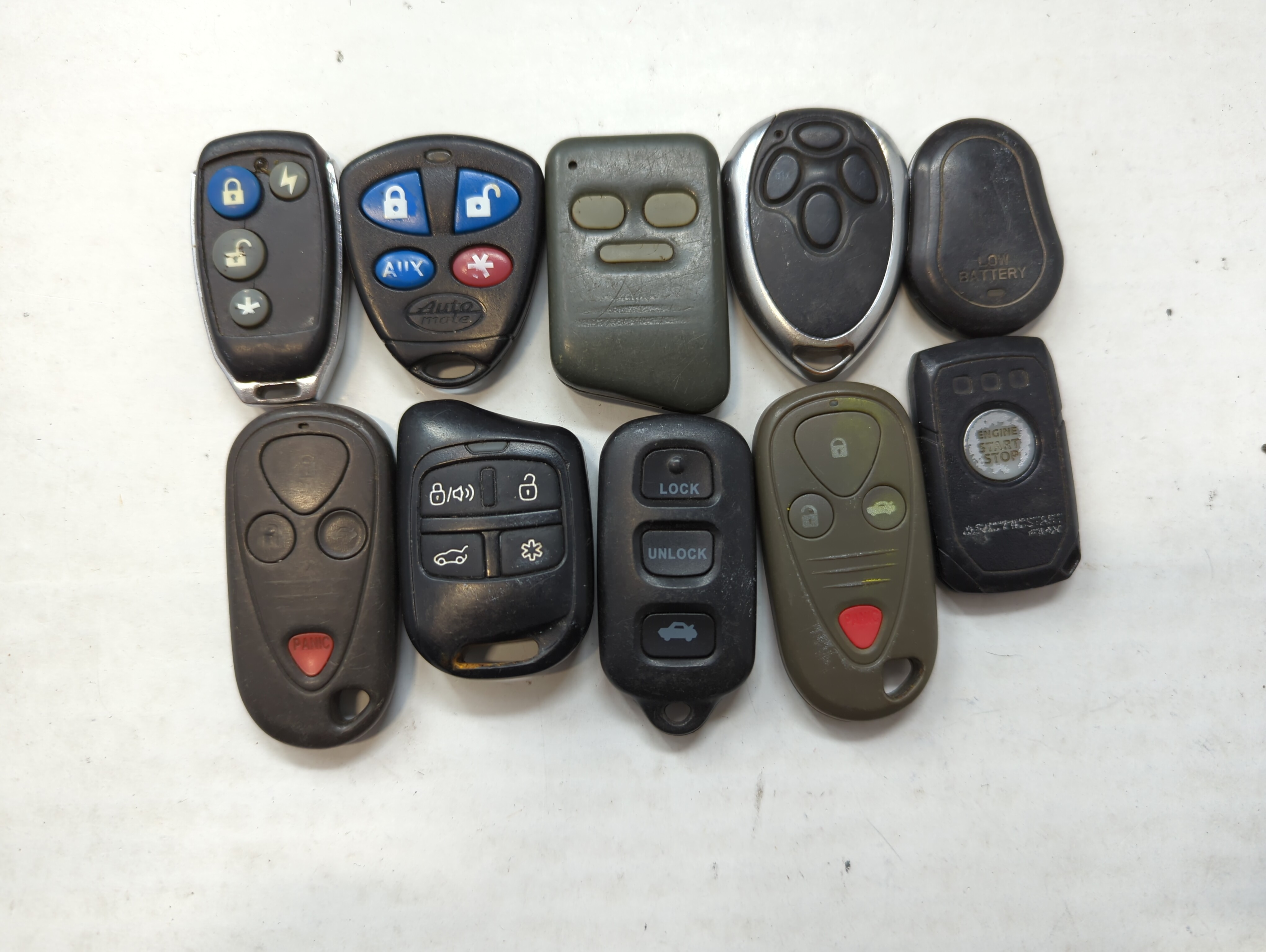 Picture of Lot of 10 Aftermarket Keyless Entry Remote Fob MIXED FCC IDS MIXED PART 559579
