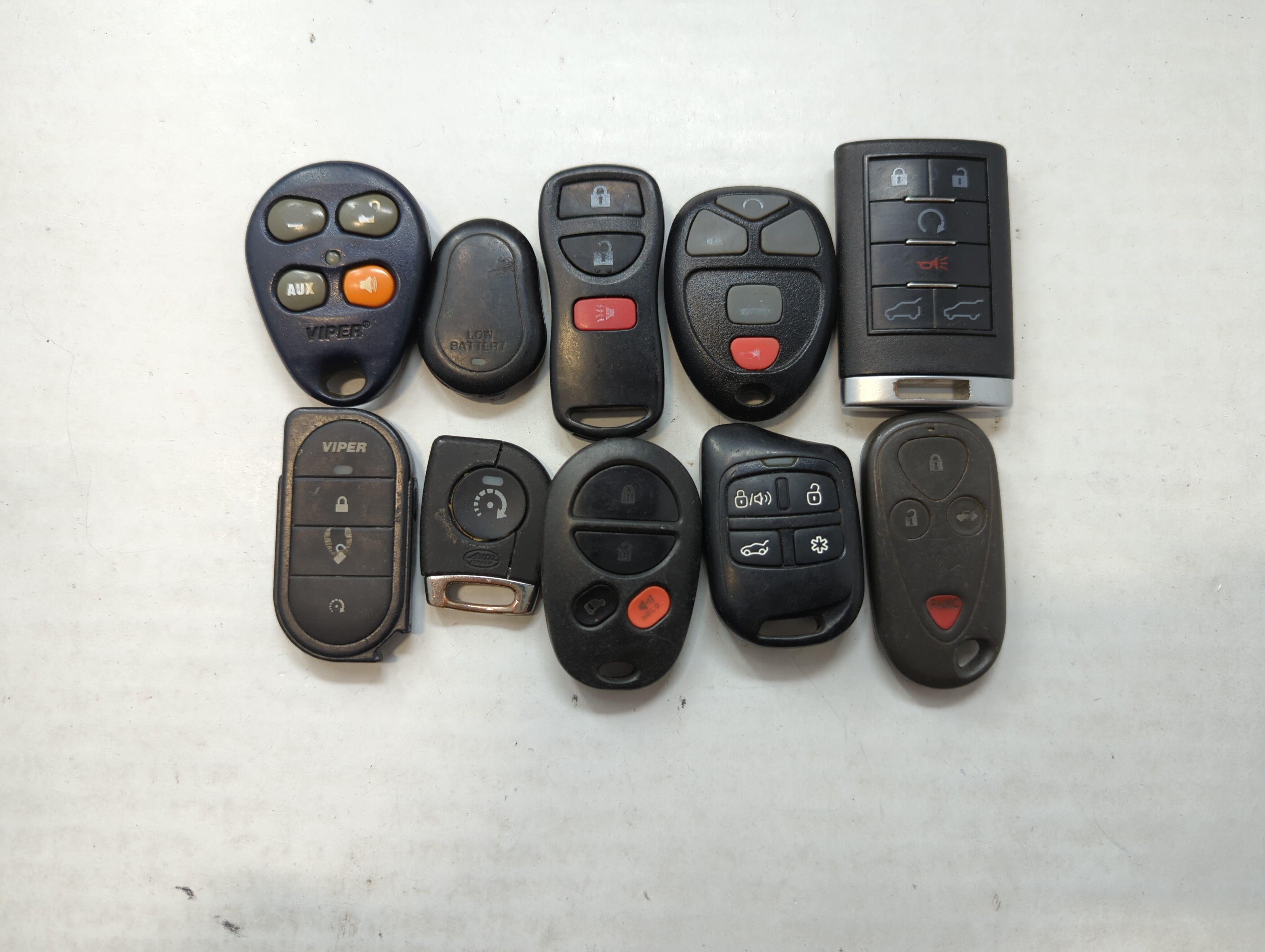 Picture of Lot of 10 Aftermarket Keyless Entry Remote Fob MIXED FCC IDS MIXED PART 559582