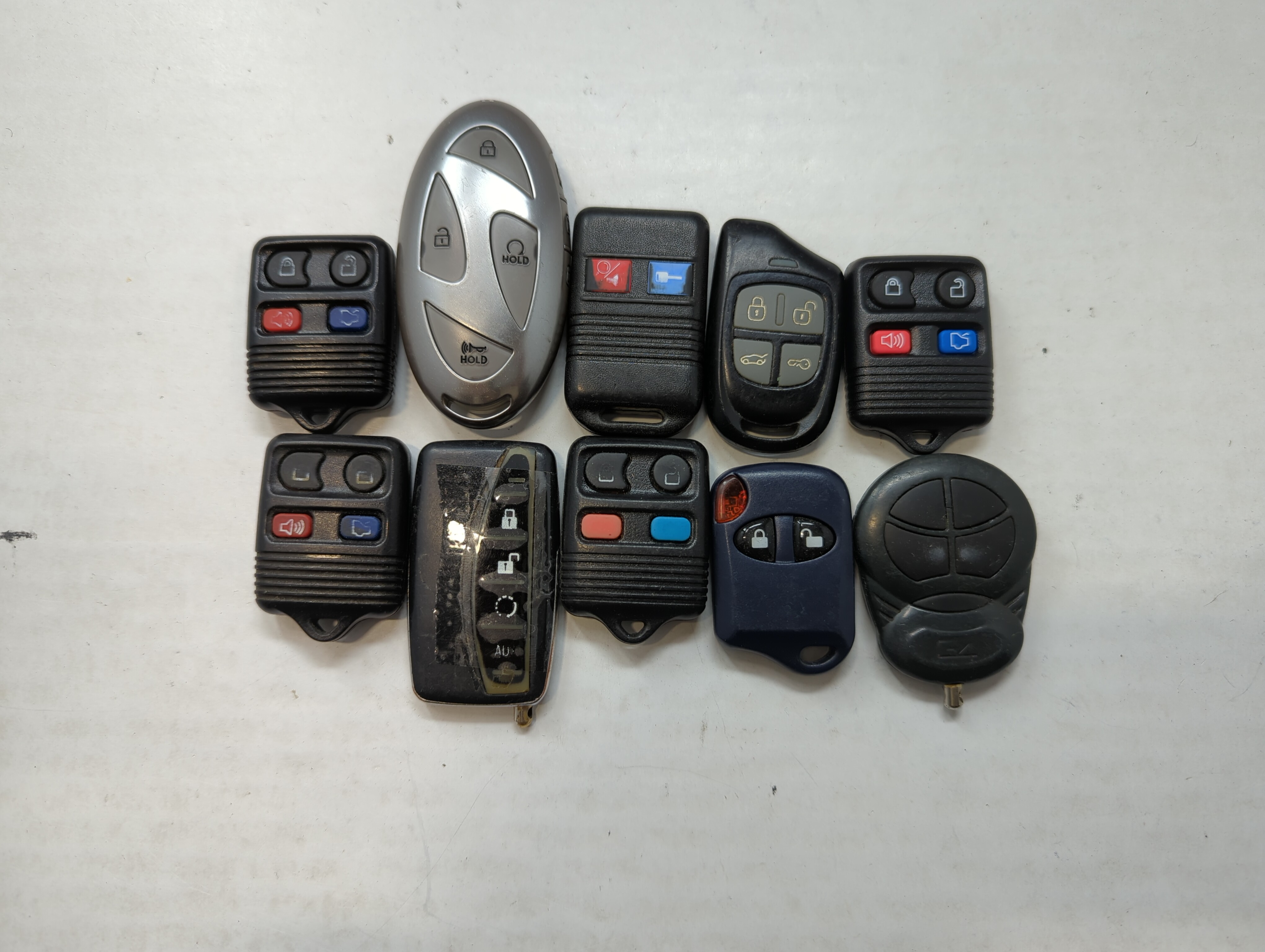 Picture of Lot of 10 Aftermarket Keyless Entry Remote Fob MIXED FCC IDS MIXED PART 559597