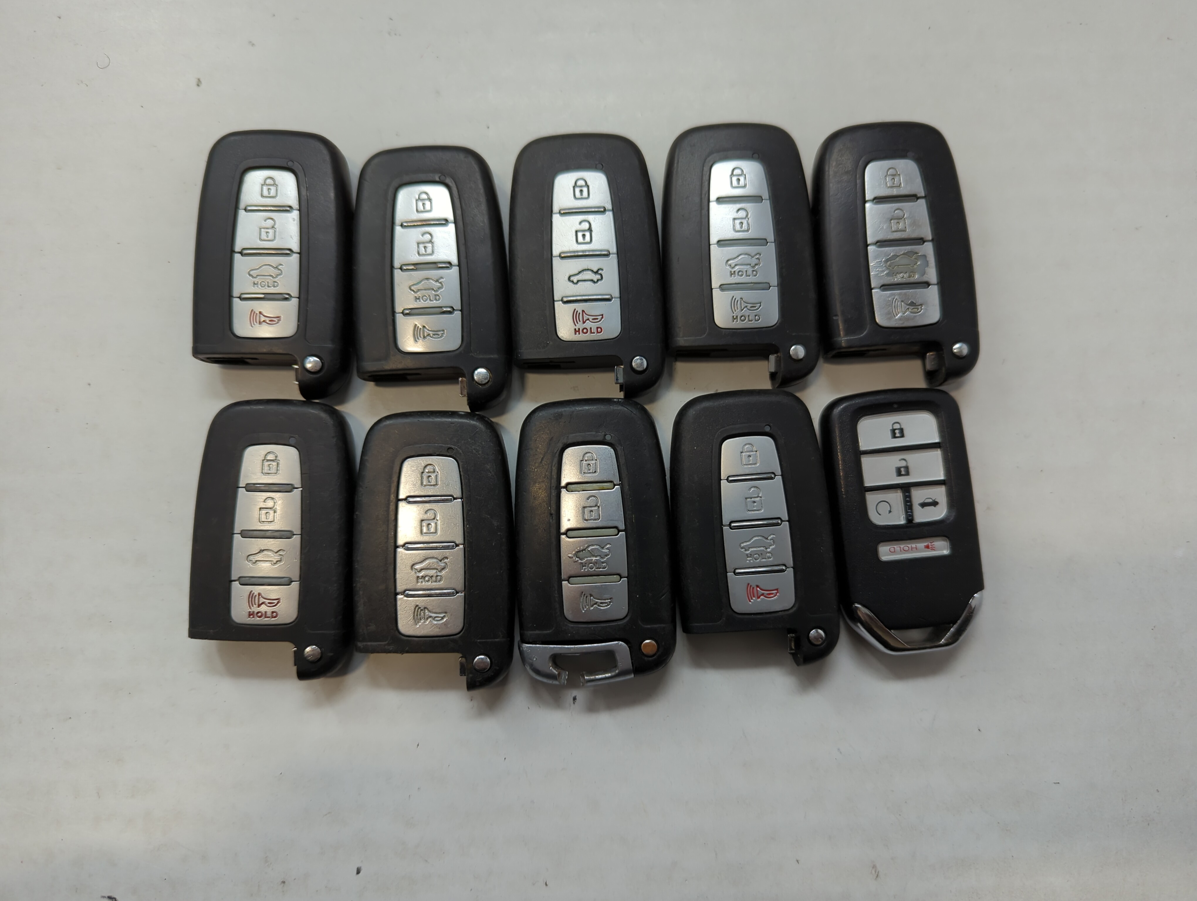 Picture of Lot of 10 Aftermarket Keyless Entry Remote Fob MIXED FCC IDS MIXED PART 559677
