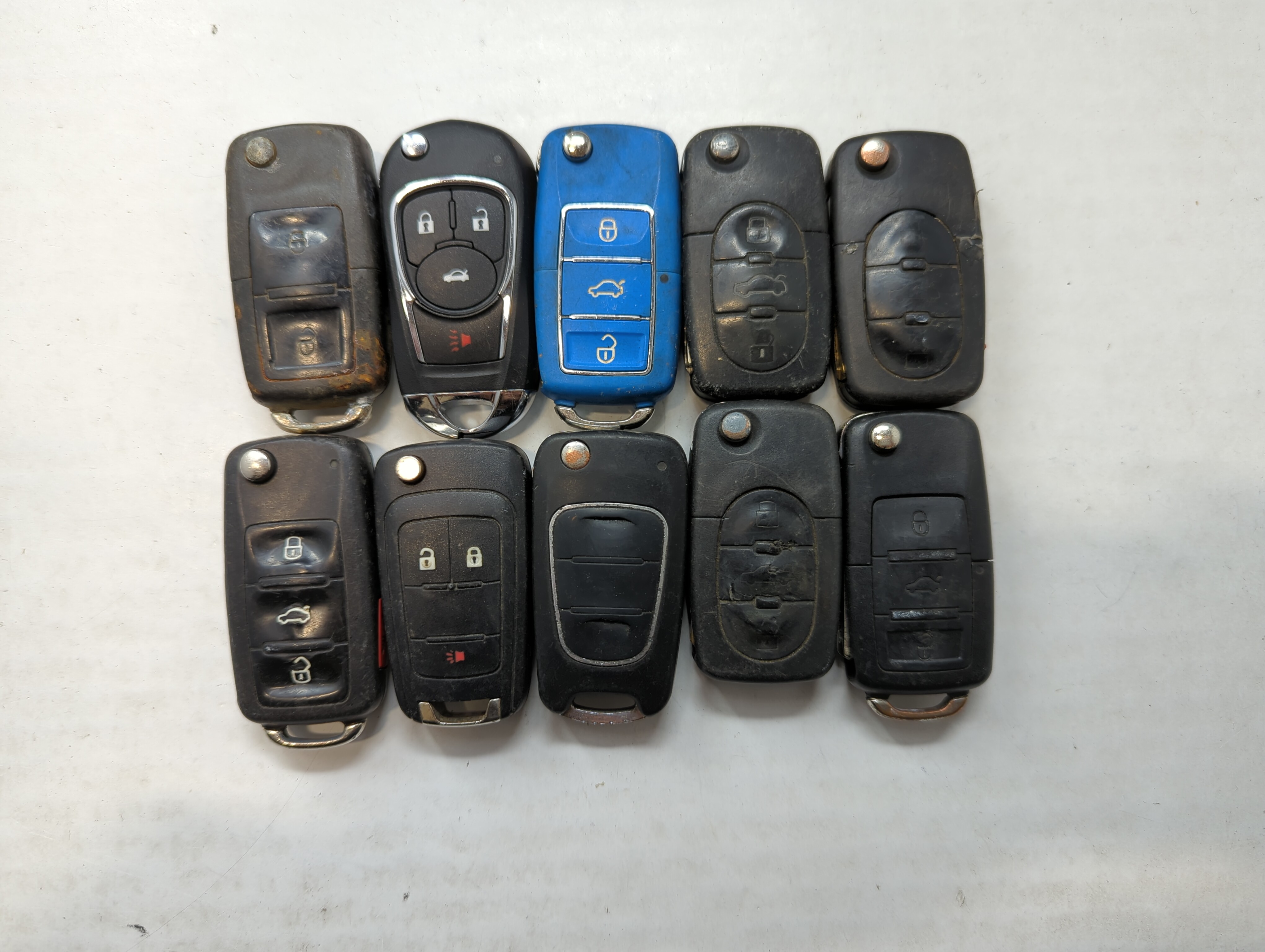 Picture of Lot of 10 Aftermarket Keyless Entry Remote Fob MIXED FCC IDS MIXED PART 559685