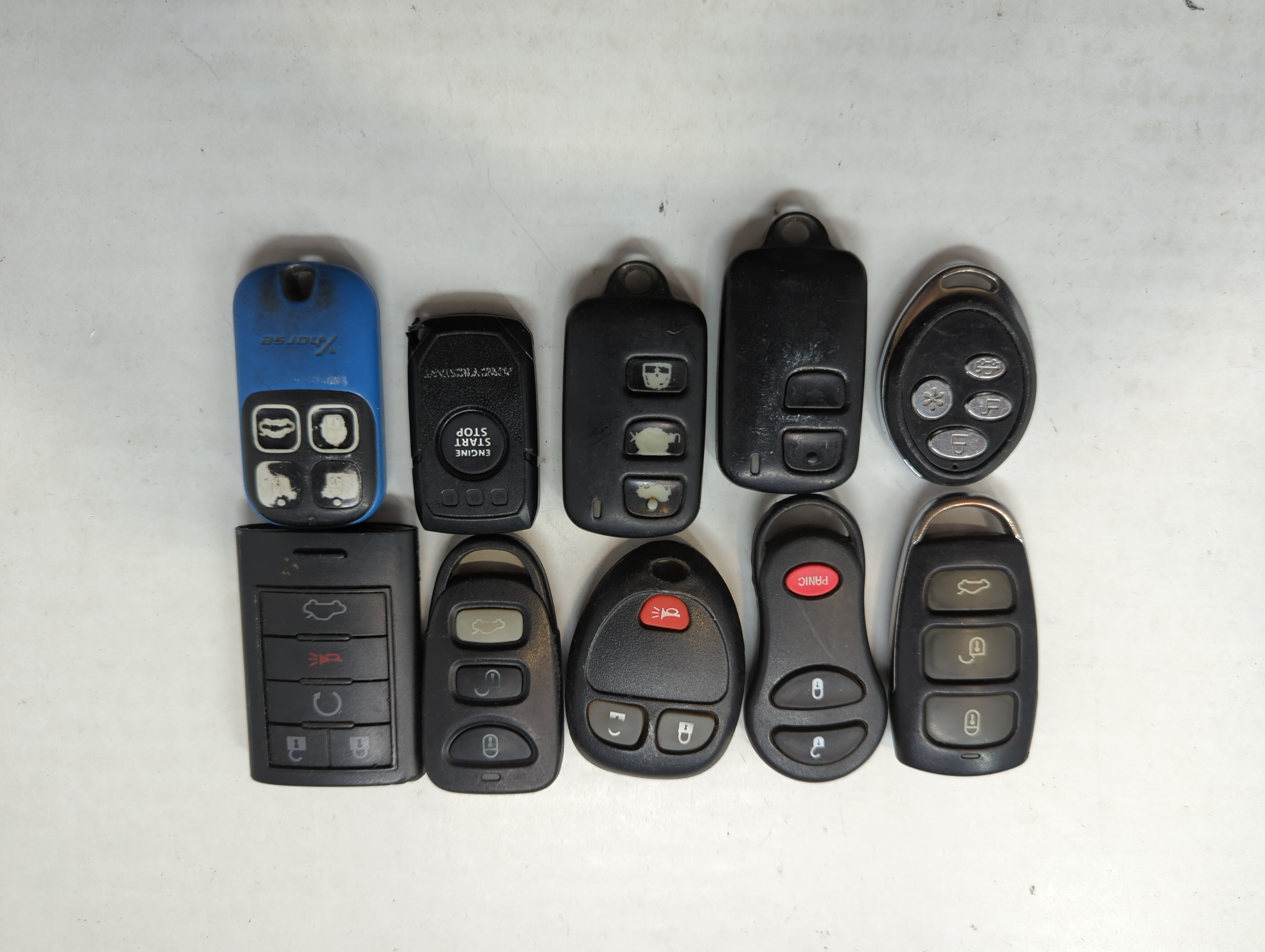 Picture of Lot of 10 Aftermarket Keyless Entry Remote Fob MIXED FCC IDS MIXED PART 559714