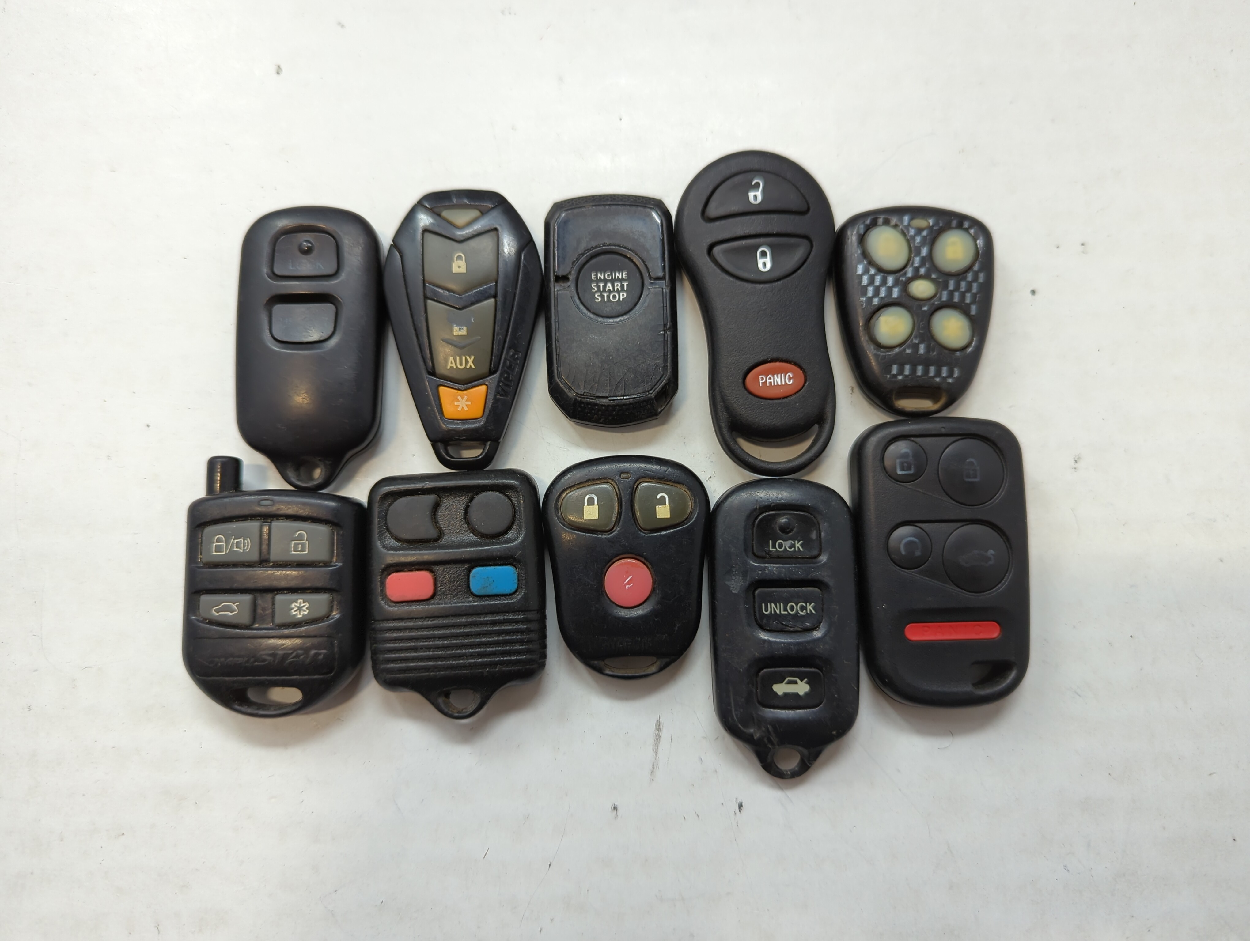 Picture of Lot of 10 Aftermarket Keyless Entry Remote Fob MIXED FCC IDS MIXED PART 559824
