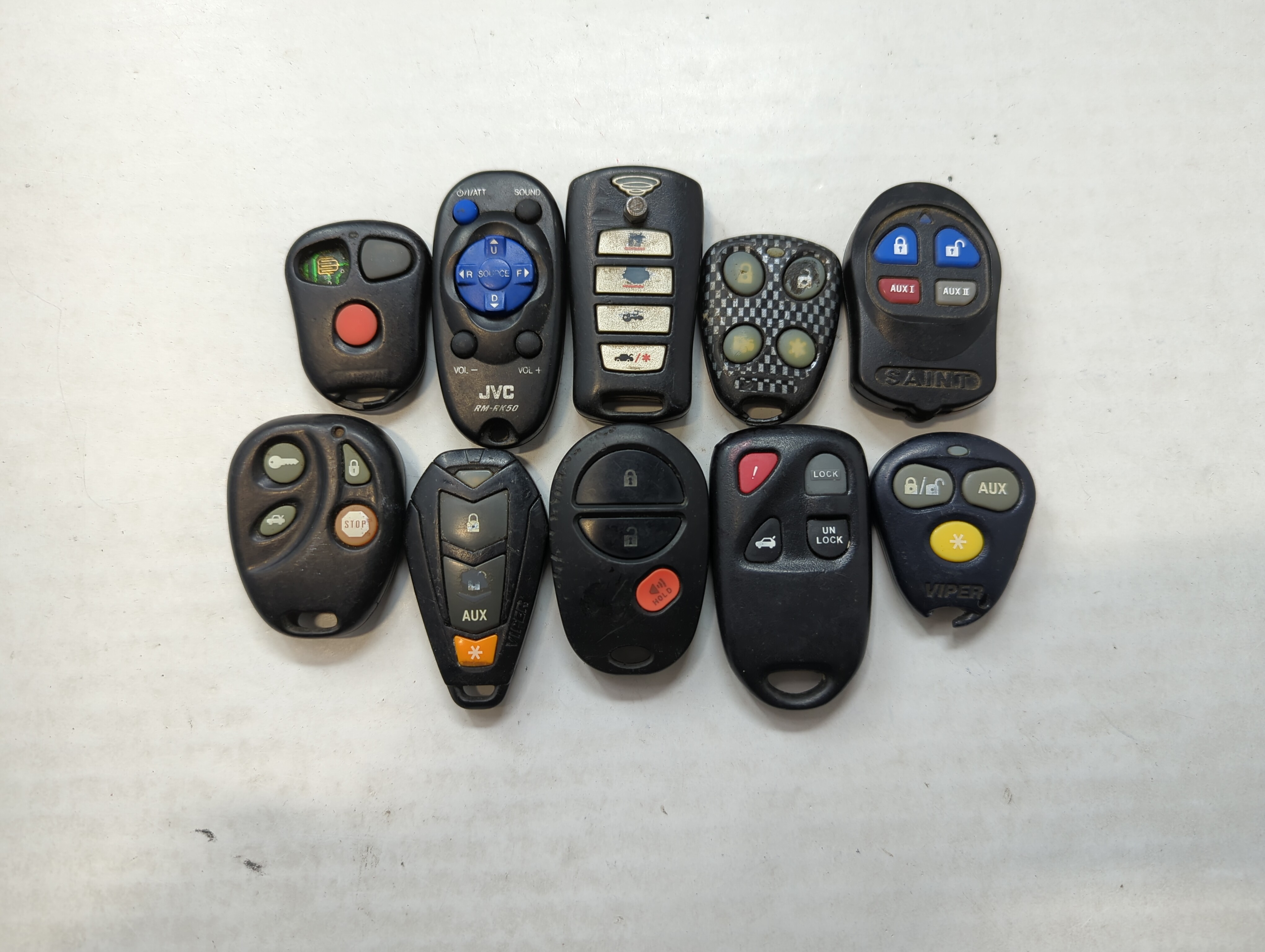 Picture of Lot of 10 Aftermarket Keyless Entry Remote Fob MIXED FCC IDS MIXED PART 559851