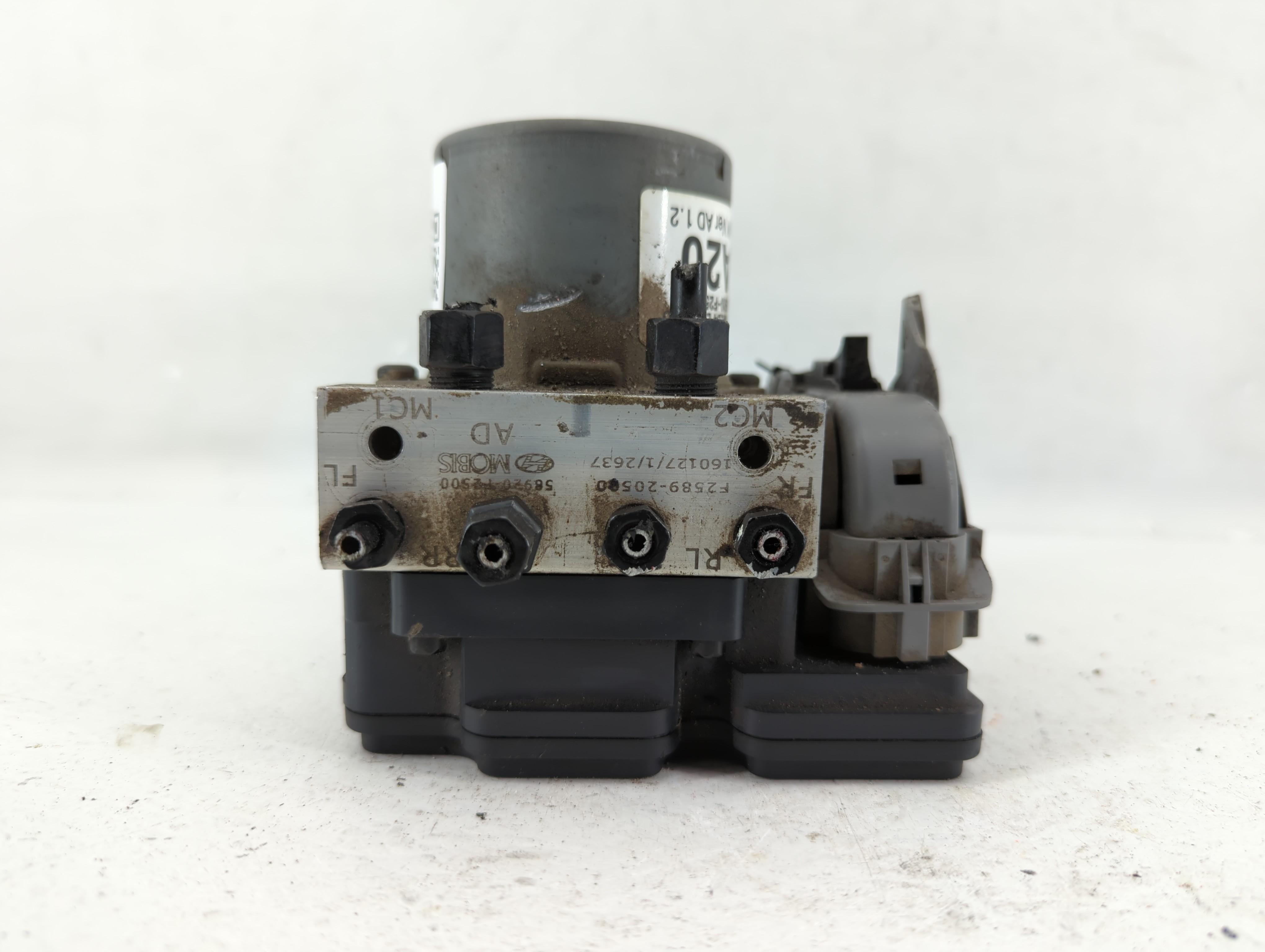 Picture of 2017-2019 Hyundai Elantra Abs Pump Control Module 561260