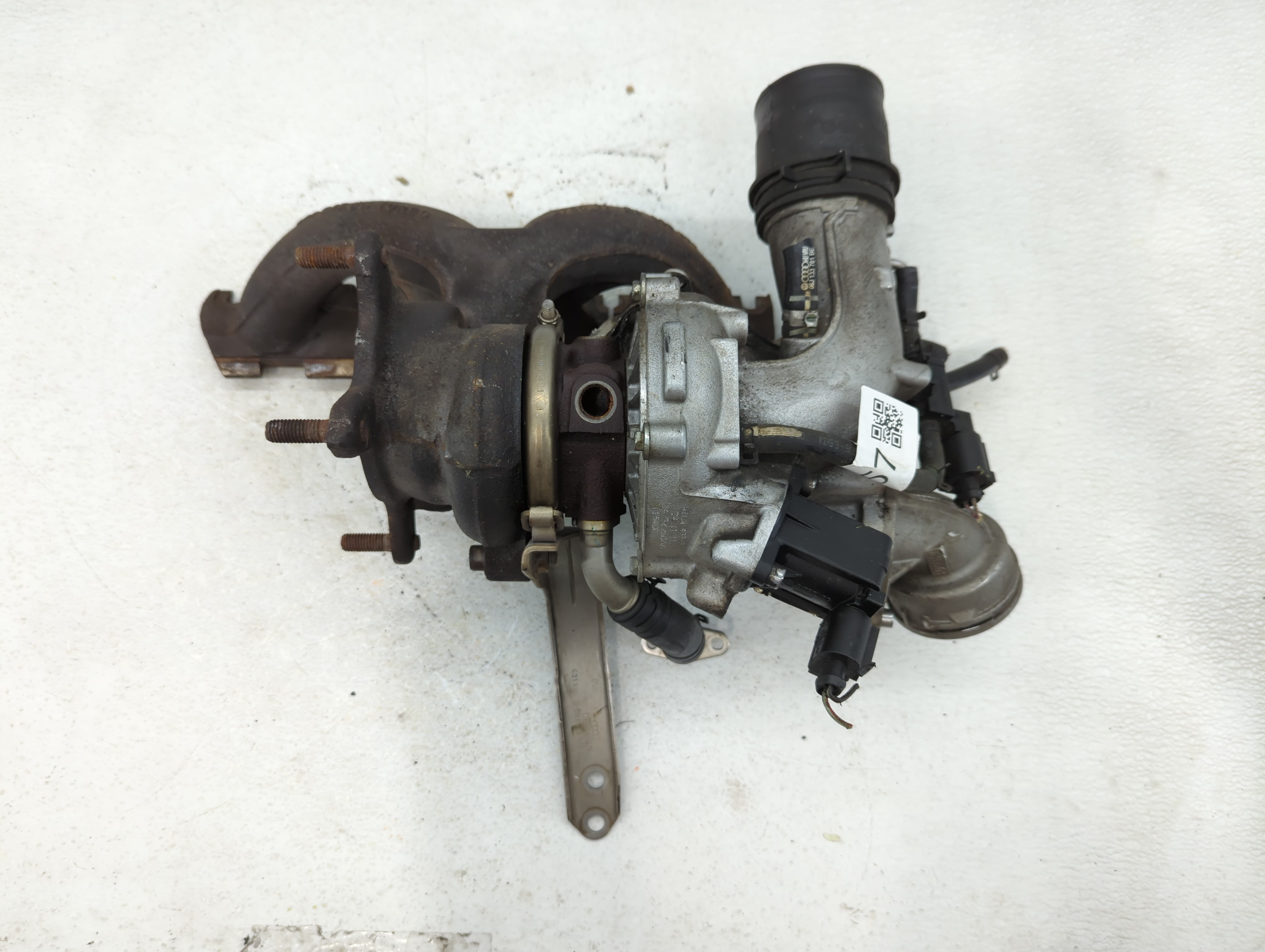 Picture of 2017-2017 Volkswagen Cc Turbocharger Exhaust Manifold With Turbo Charger 562457