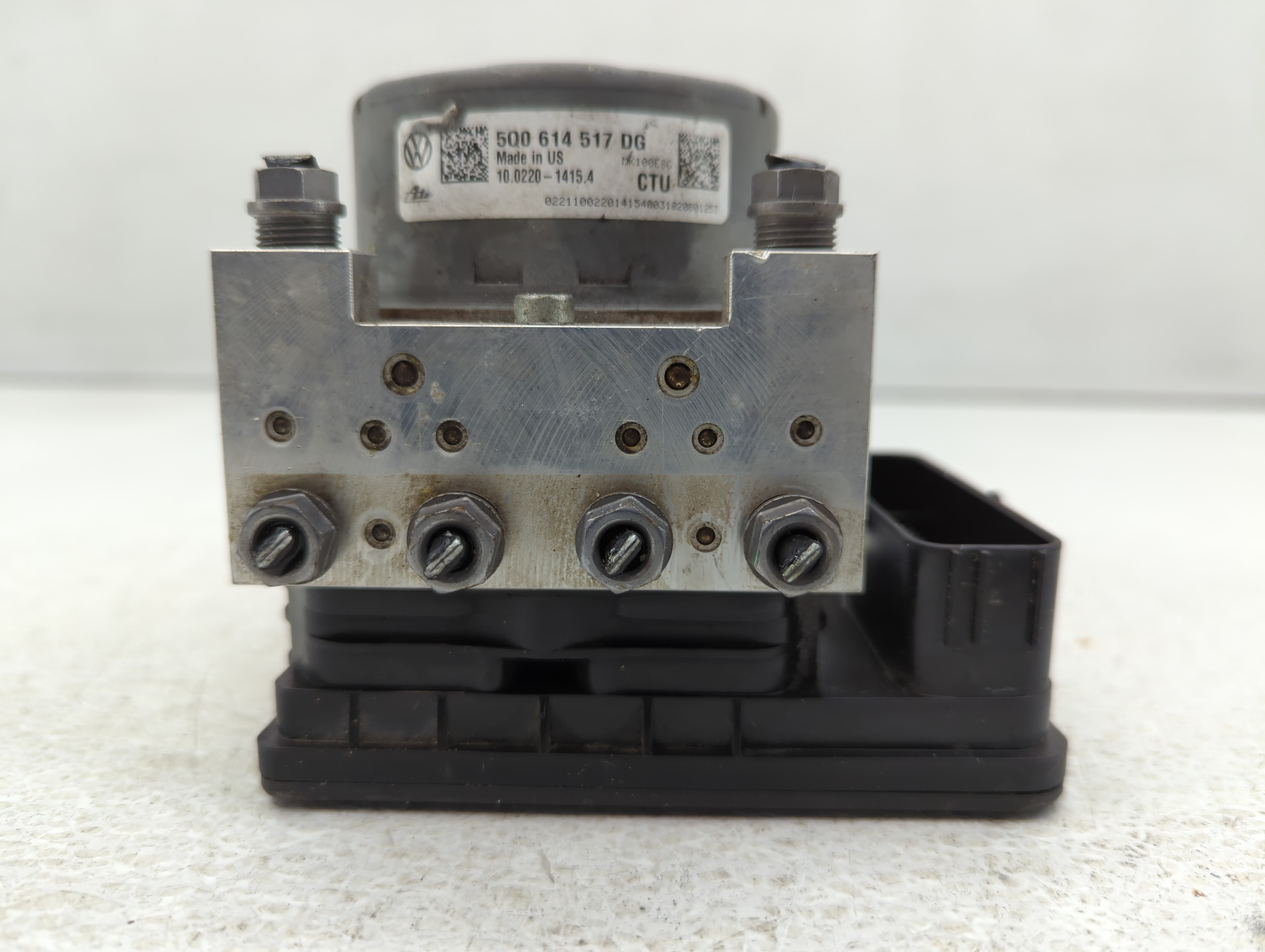Picture of 2019-2019 Volkswagen Jetta Abs Pump Control Module 563153