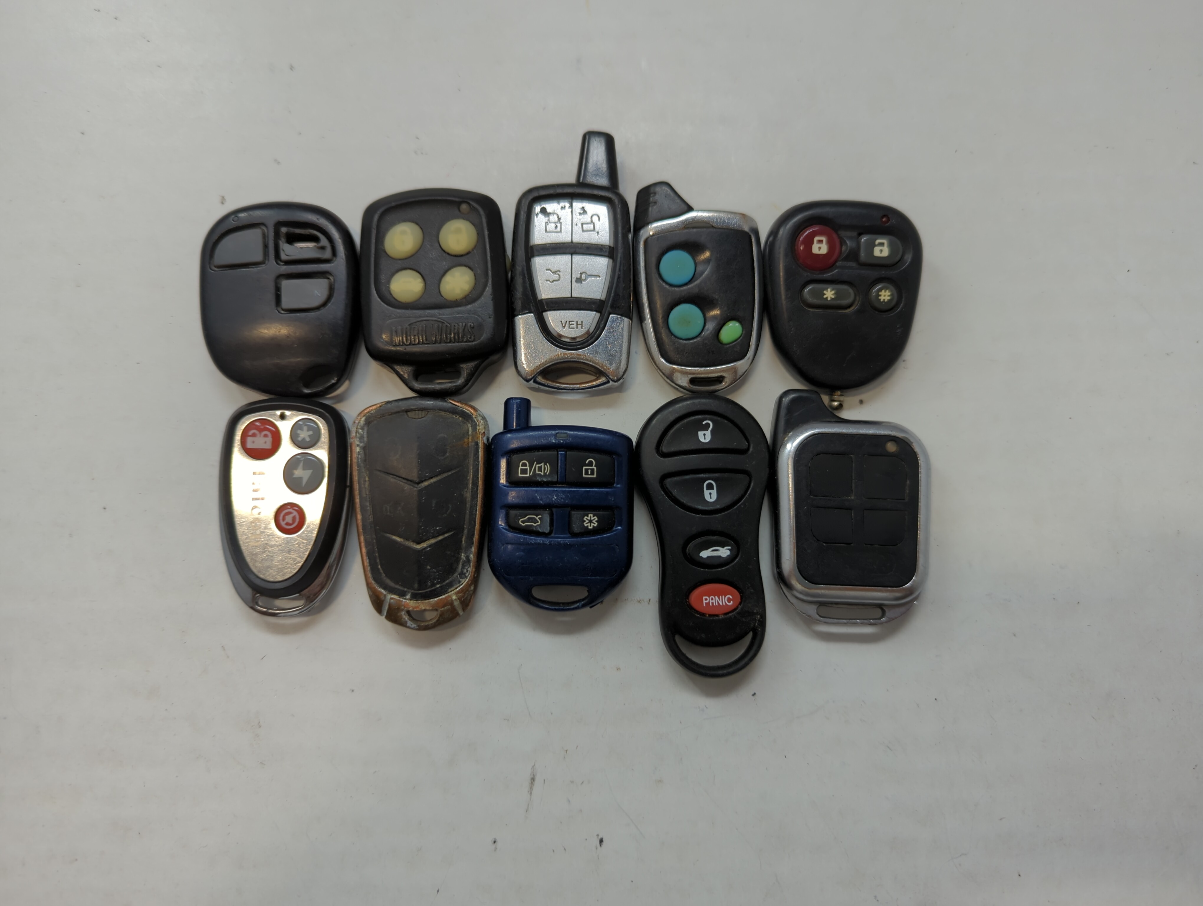 Picture of Lot of 10 Aftermarket Keyless Entry Remote Fob MIXED FCC IDS MIXED PART 563184