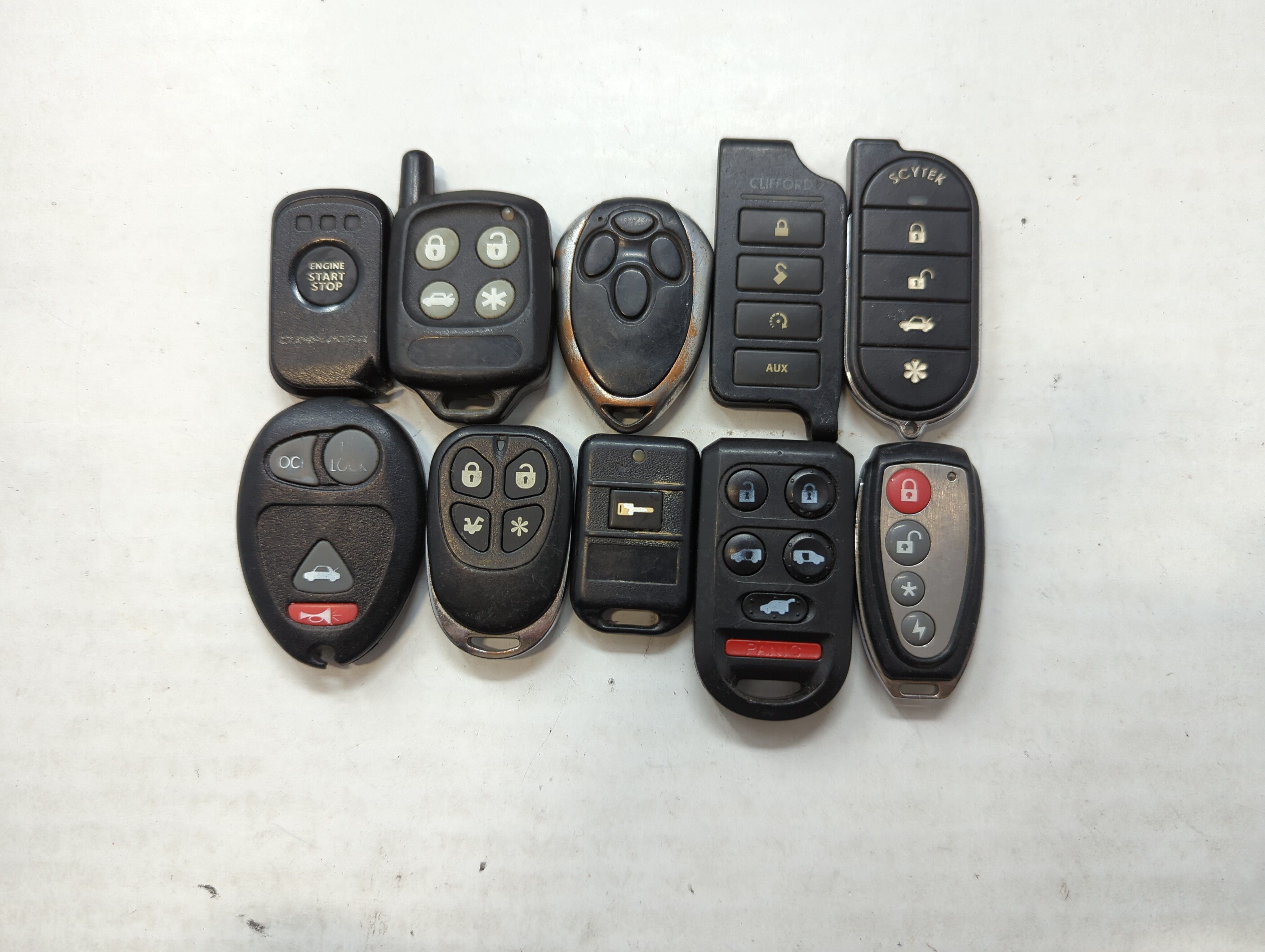 Picture of Lot of 10 Aftermarket Keyless Entry Remote Fob MIXED FCC IDS MIXED PART 563188
