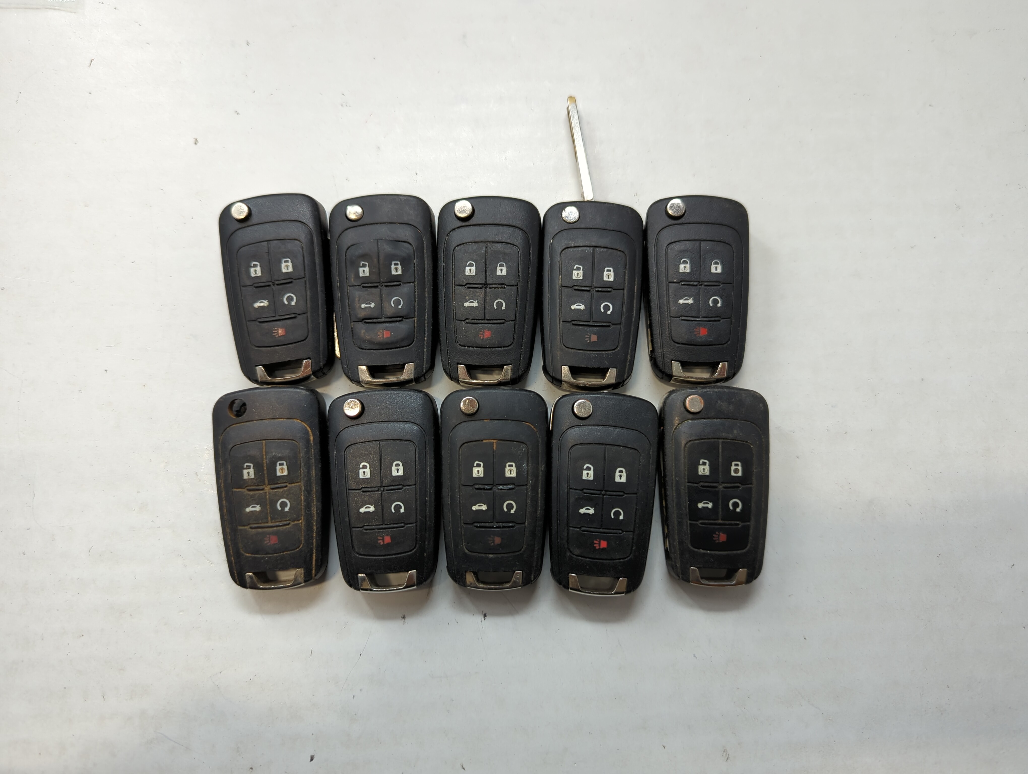Picture of Lot of 10 Aftermarket Chevrolet Keyless Entry Remote Fob MIXED FCC IDS 563235