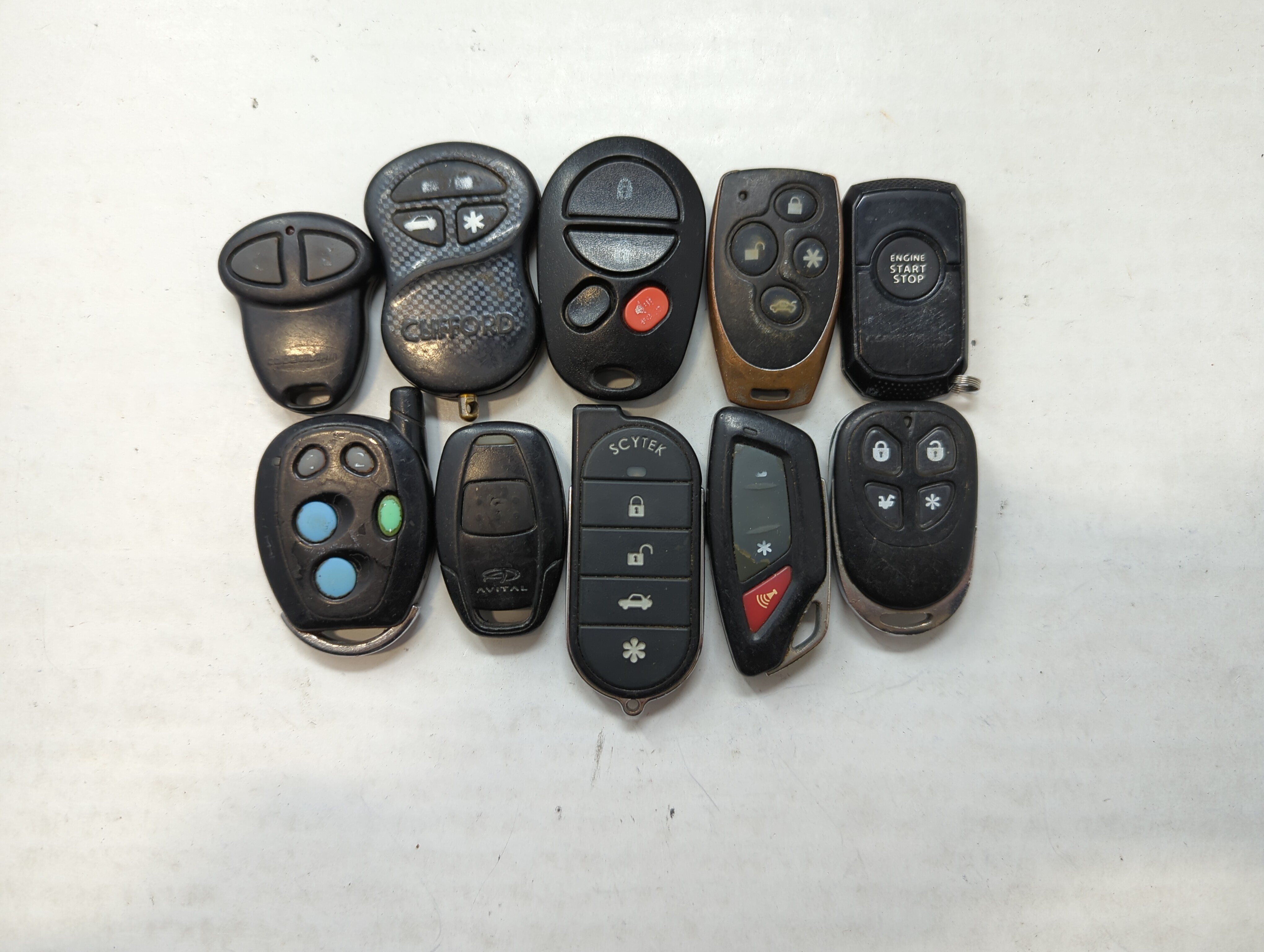 Picture of Lot of 10 Aftermarket Keyless Entry Remote Fob MIXED FCC IDS MIXED PART 563271