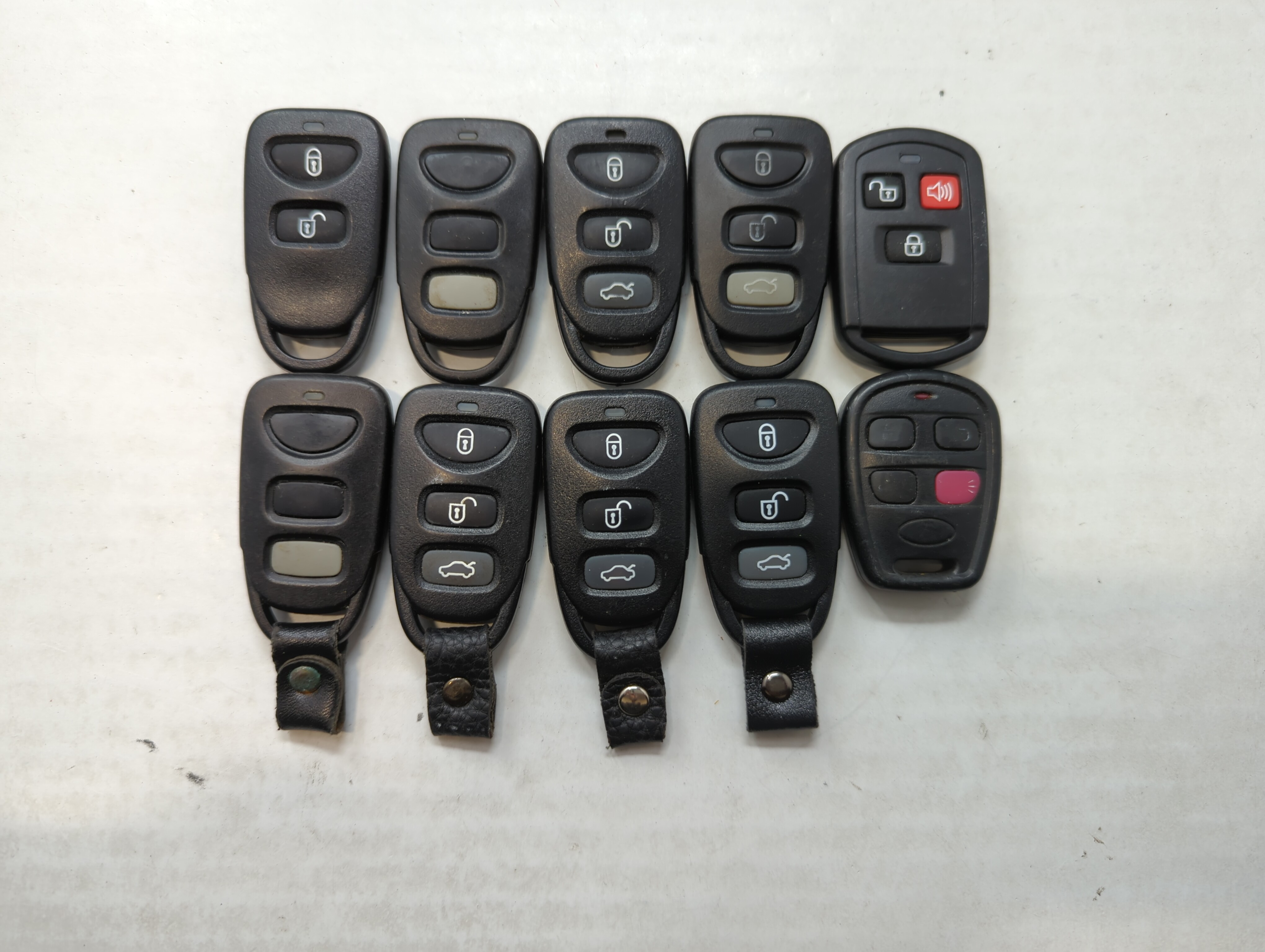 Picture of Lot of 10 Aftermarket Hyundai Keyless Entry Remote Fob MIXED FCC IDS 563592
