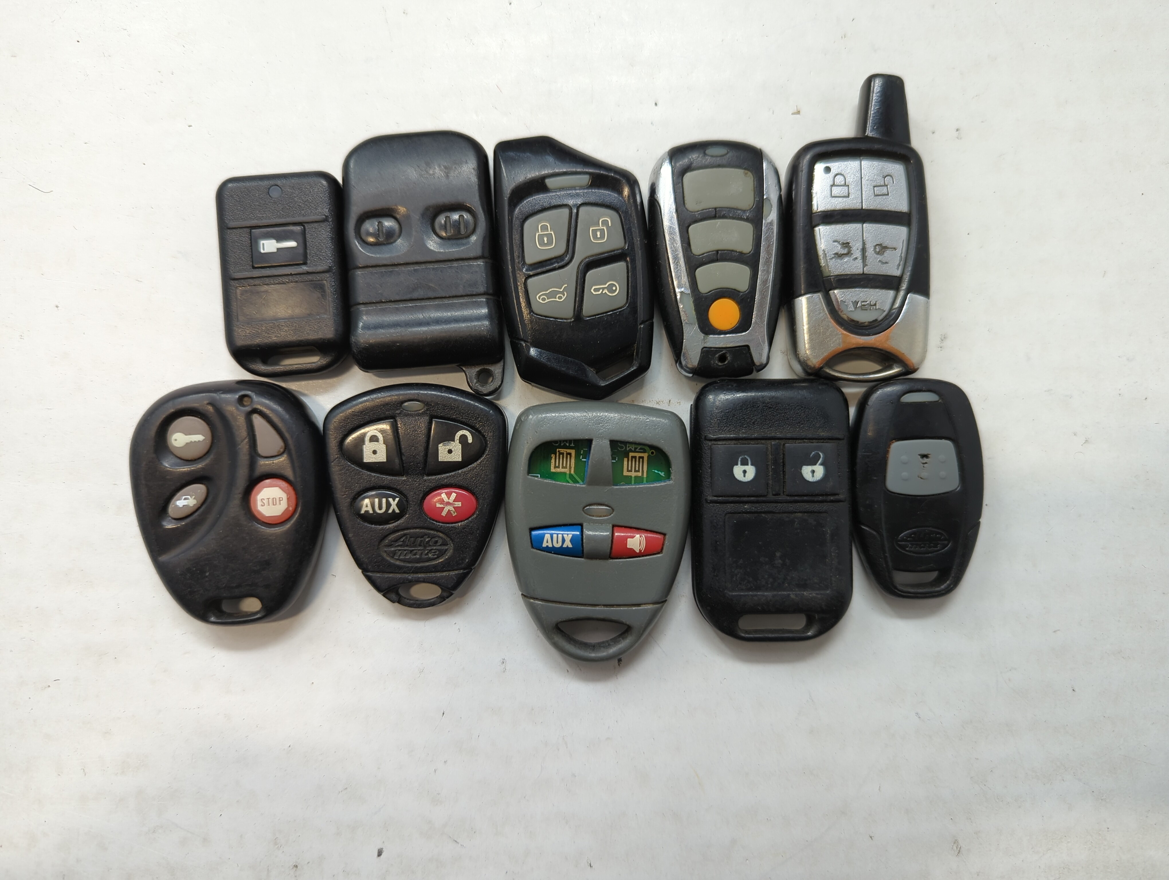 Picture of Lot of 10 Aftermarket Keyless Entry Remote Fob MIXED FCC IDS MIXED PART 563595