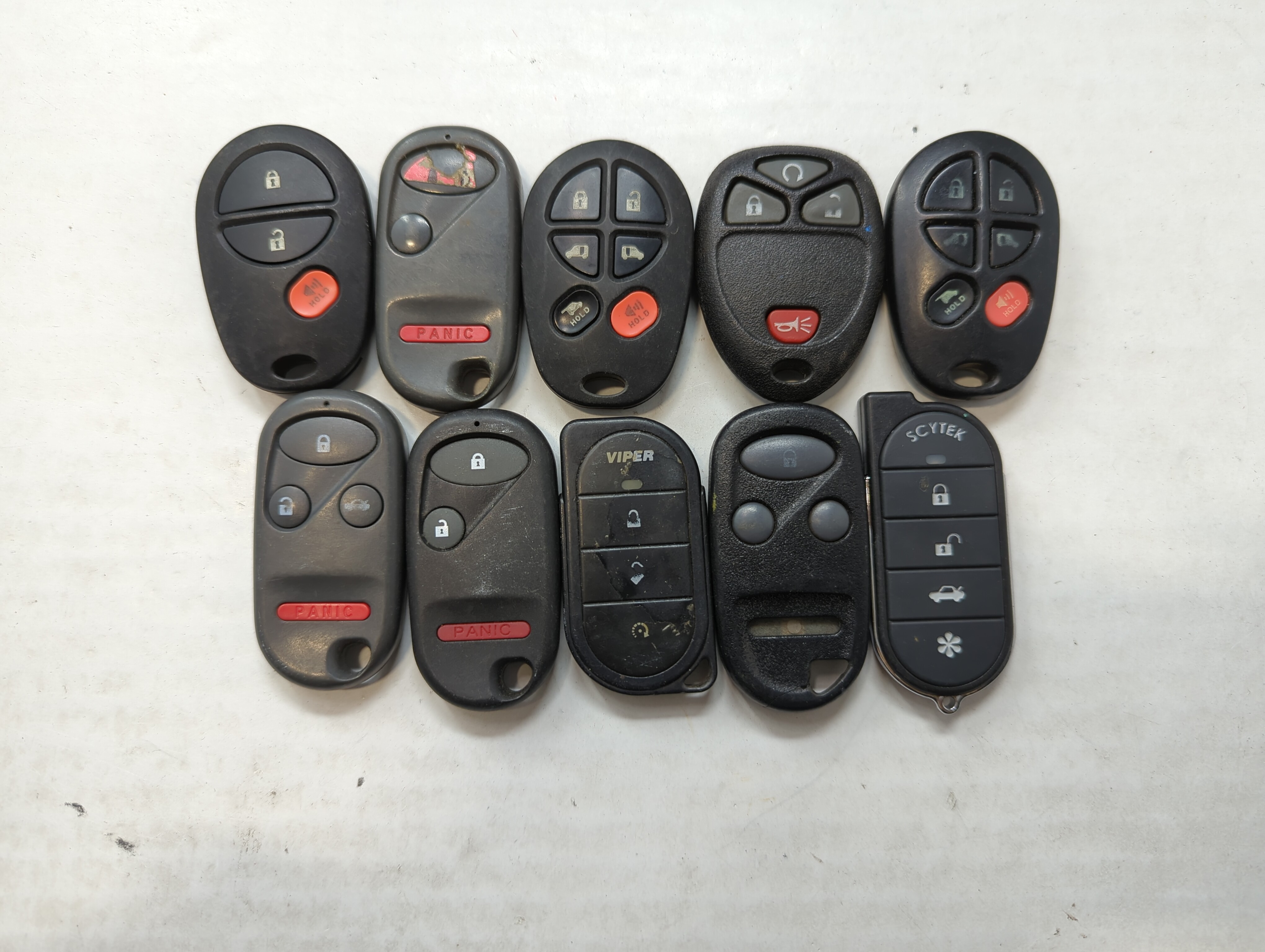 Picture of Lot of 10 Aftermarket Keyless Entry Remote Fob MIXED FCC IDS MIXED PART 563596