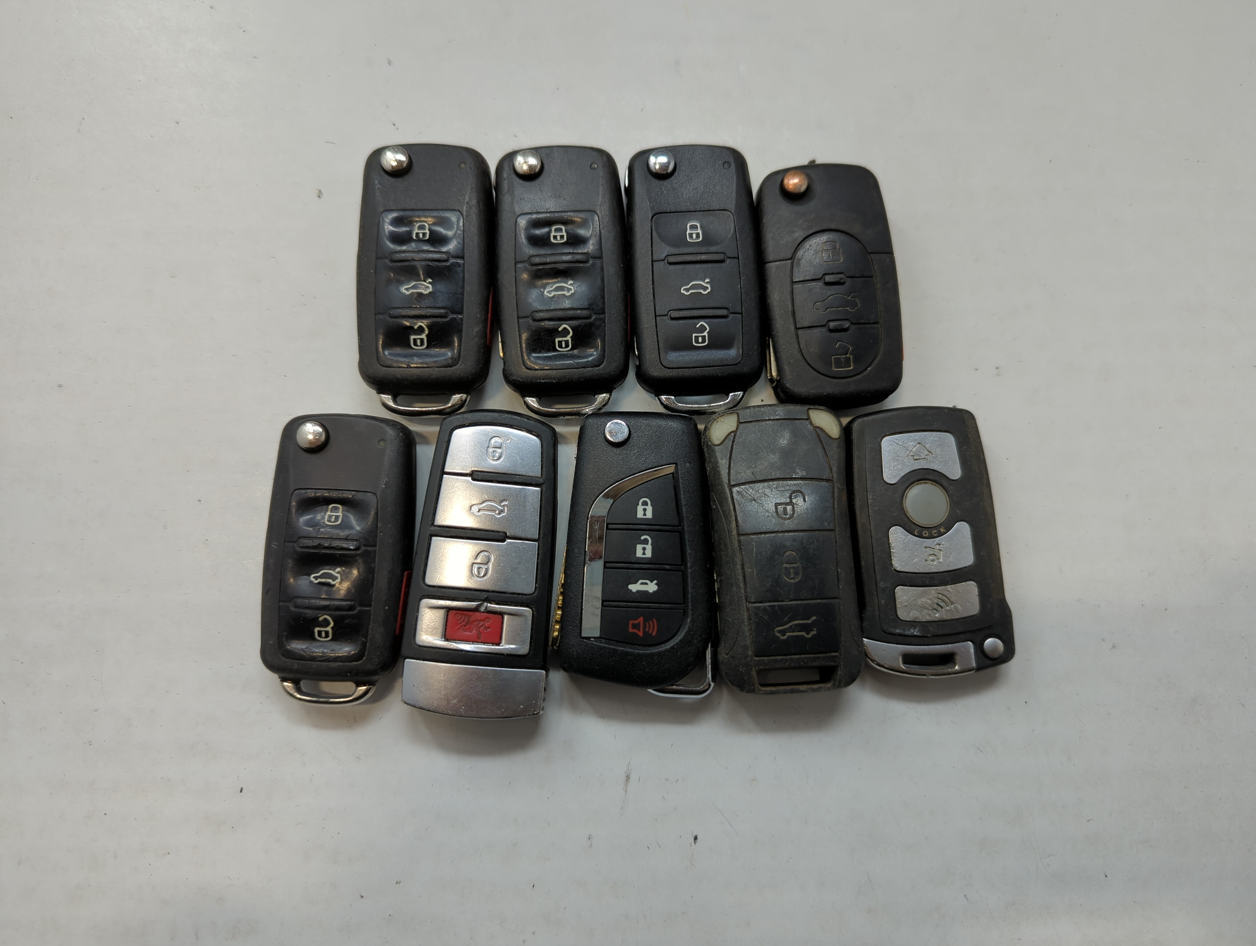 Picture of Lot of 9 Aftermarket Keyless Entry Remote Fob MIXED FCC IDS MIXED PART 563639