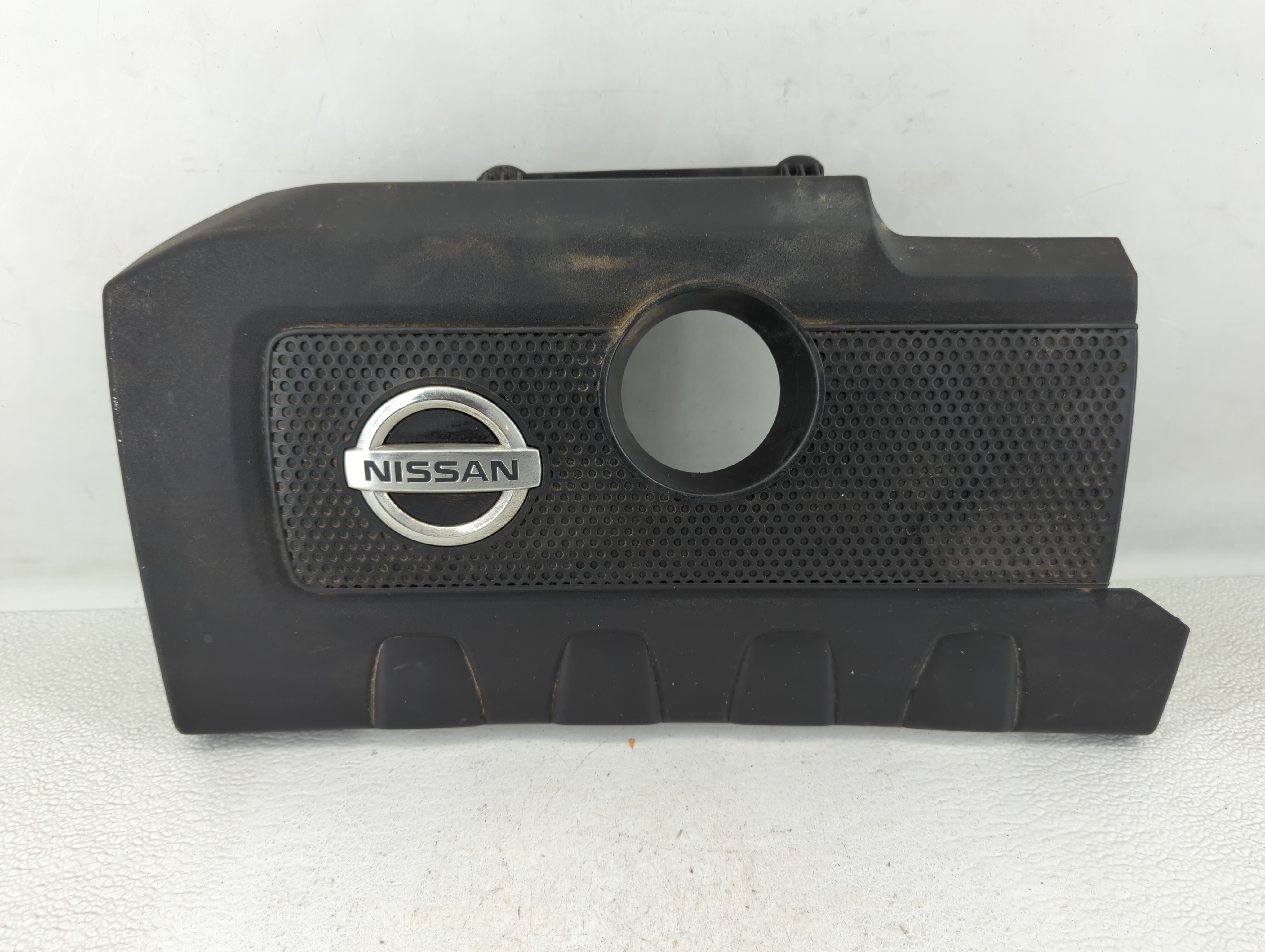 Picture of 2015 Nissan Sentra Engine Cover 563745