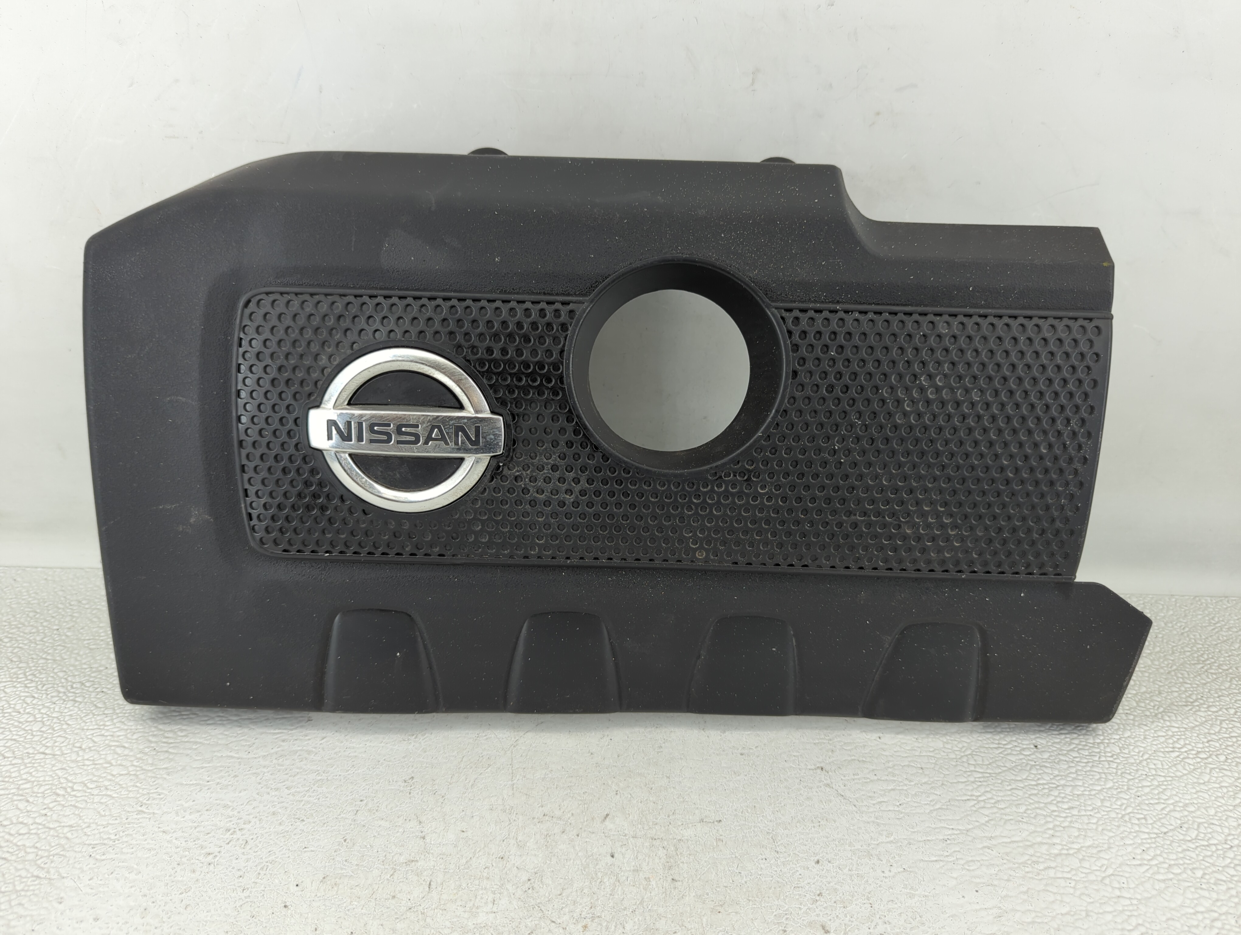 Picture of 2015 Nissan Sentra Engine Cover 563756
