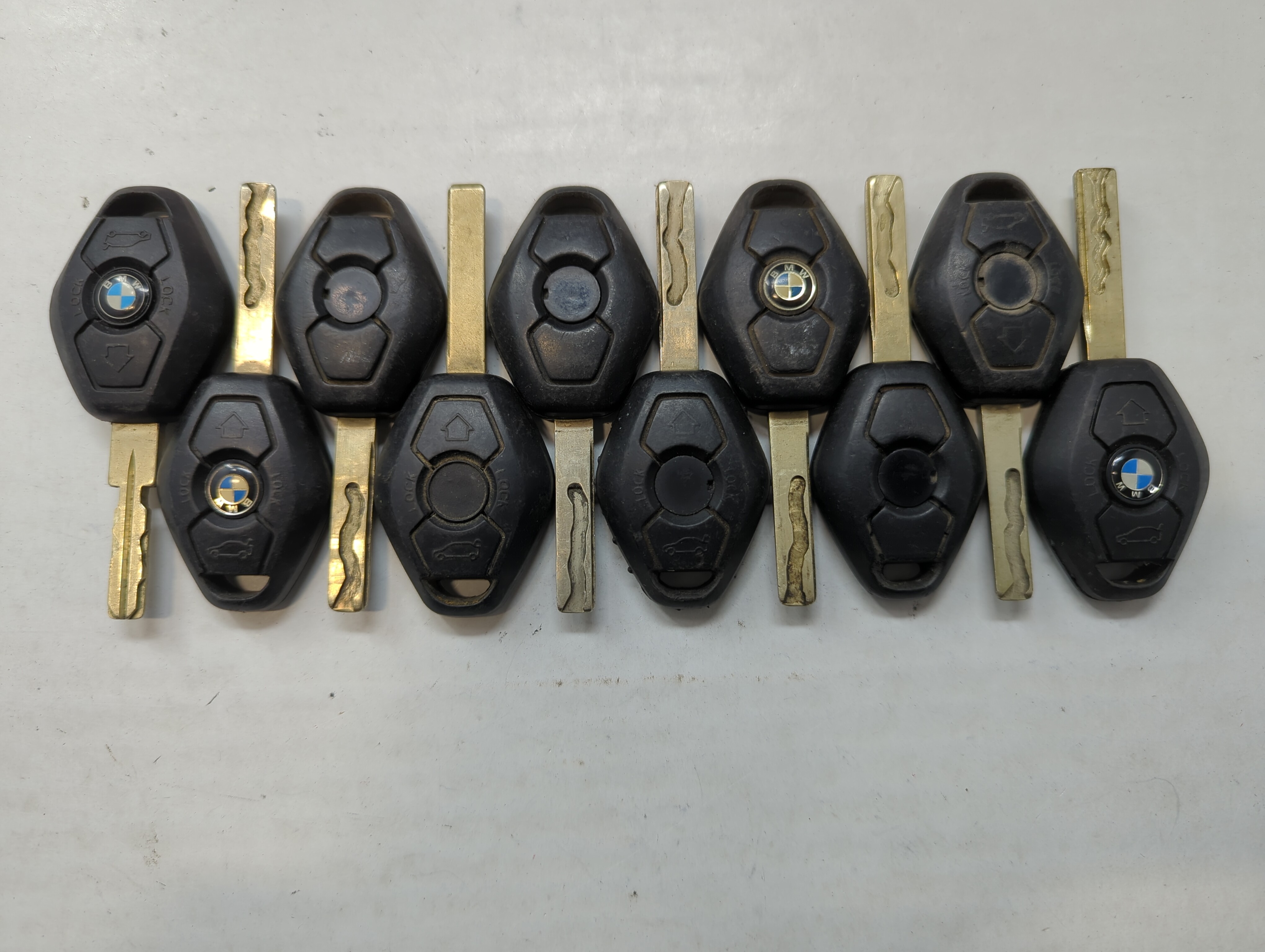 Picture of Lot of 10 Bmw Keyless Entry Remote Fob LX8 FZV MIXED PART NUMBERS 563791