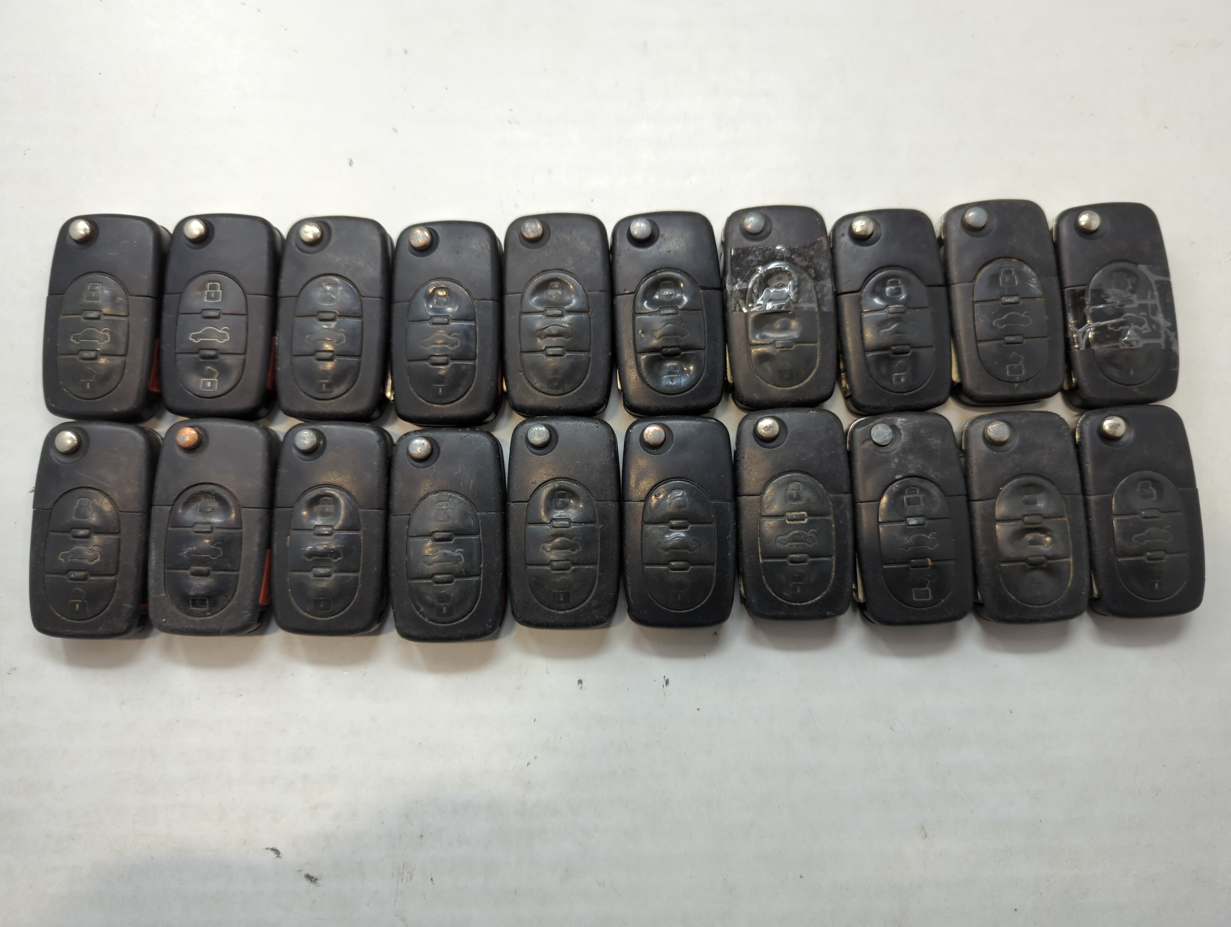 Lot of 20 Volkswagen Keyless Entry Remote Fob NBG8137T | NBG735868T 563994 - Oemusedautoparts1.com