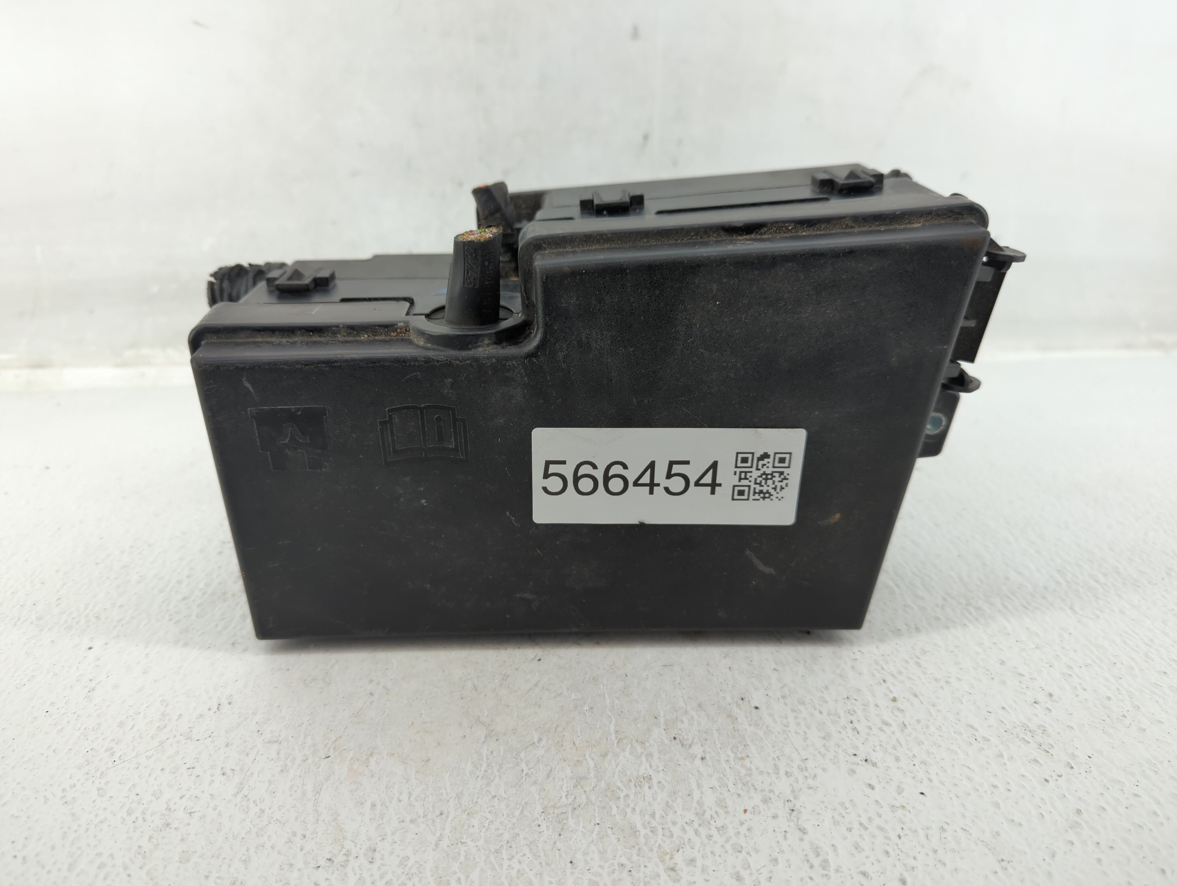 Picture of 2016-2016 Ford Focus Fusebox Fuse Box Relay Module 566454