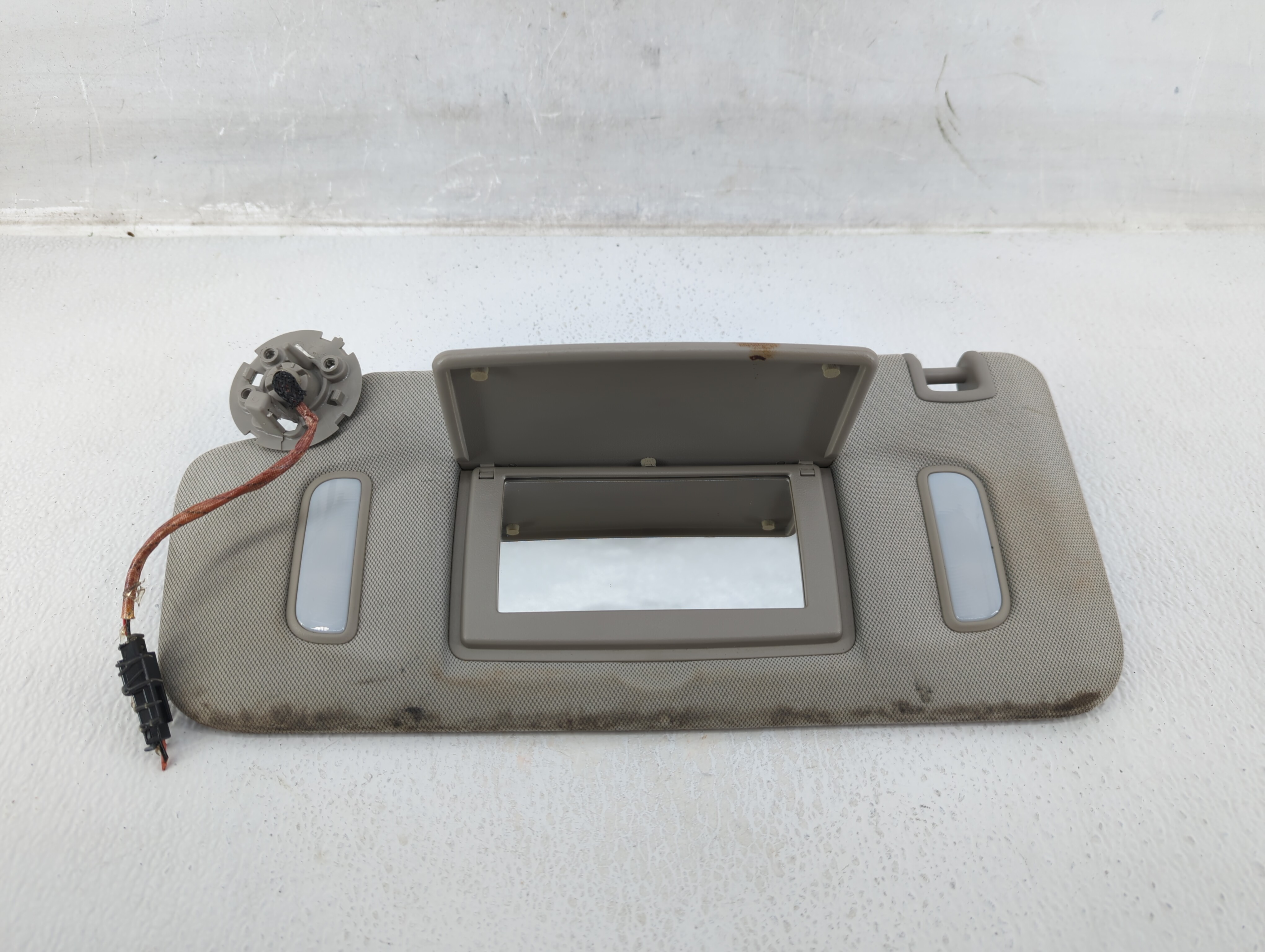 2010-2013 Cadillac Cts Driver Sun Visor Mirror Left Sunvisor Gray 567068 - Oemusedautoparts1.com