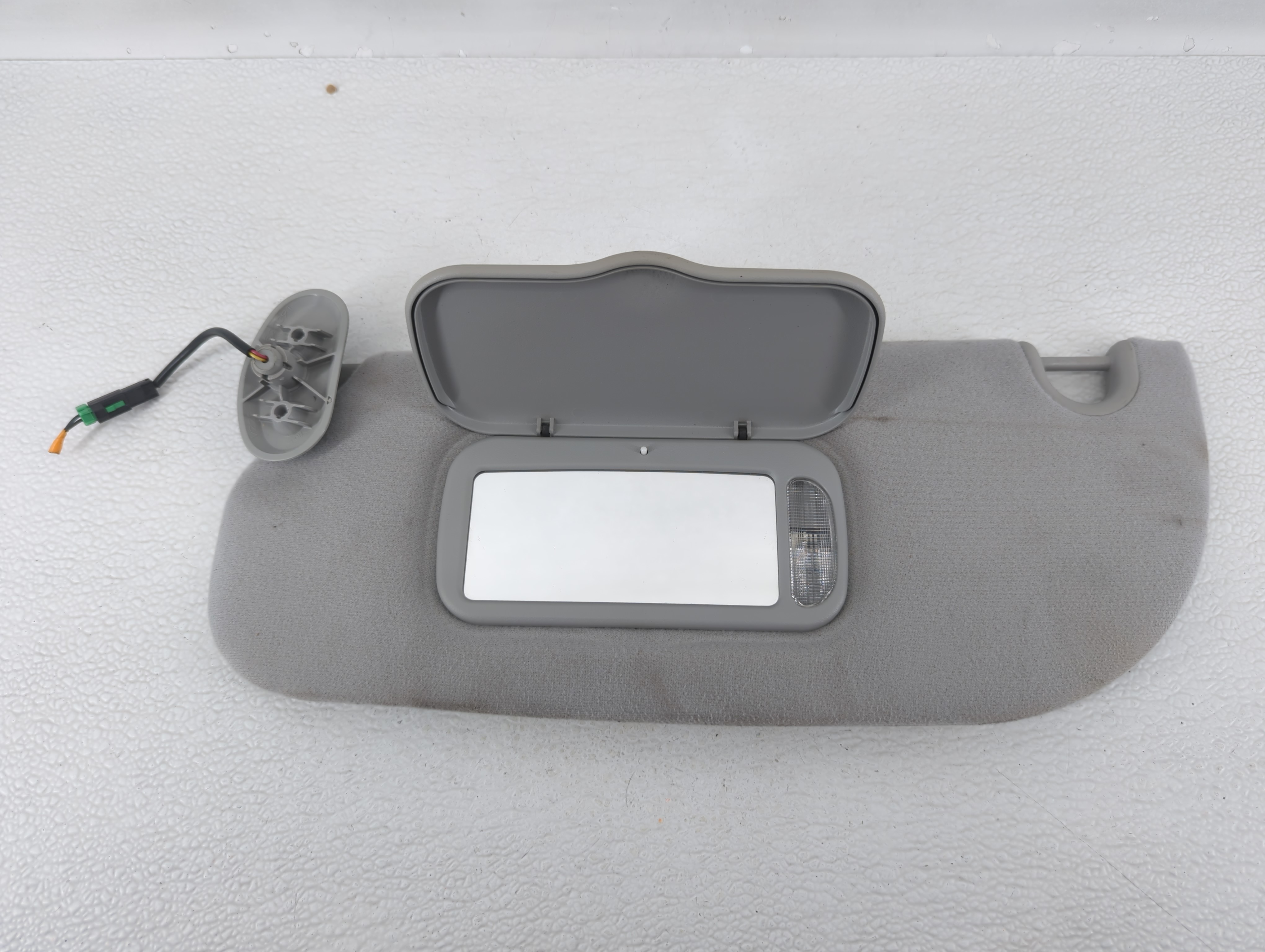2005-2007 Ford Freestar Driver Sun Visor Mirror Left Sunvisor Grey 567313 - Oemusedautoparts1.com