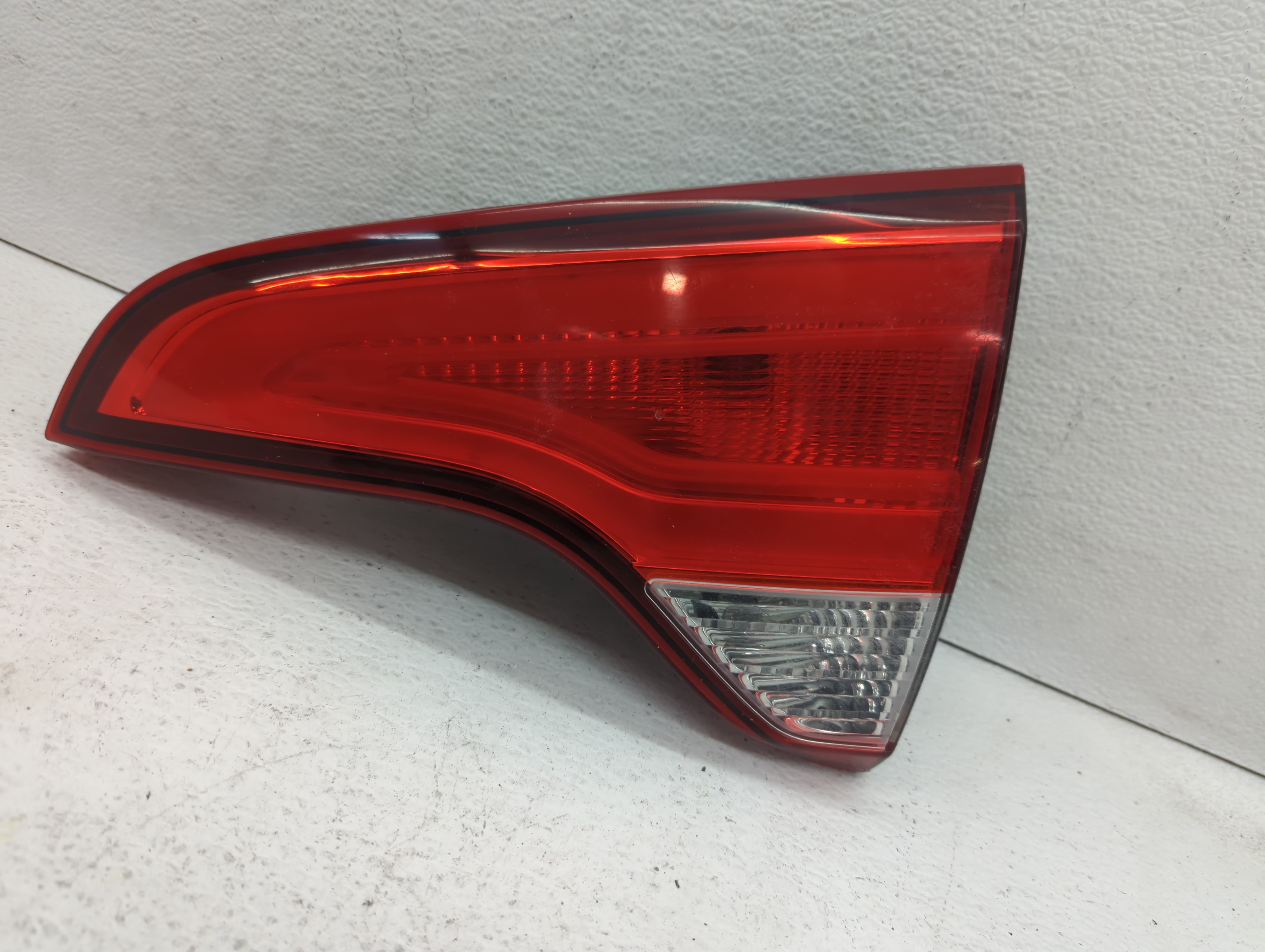 Picture of 2014-2015 Kia Sorento Driver Left Side Tail Light Taillight Oem 569295