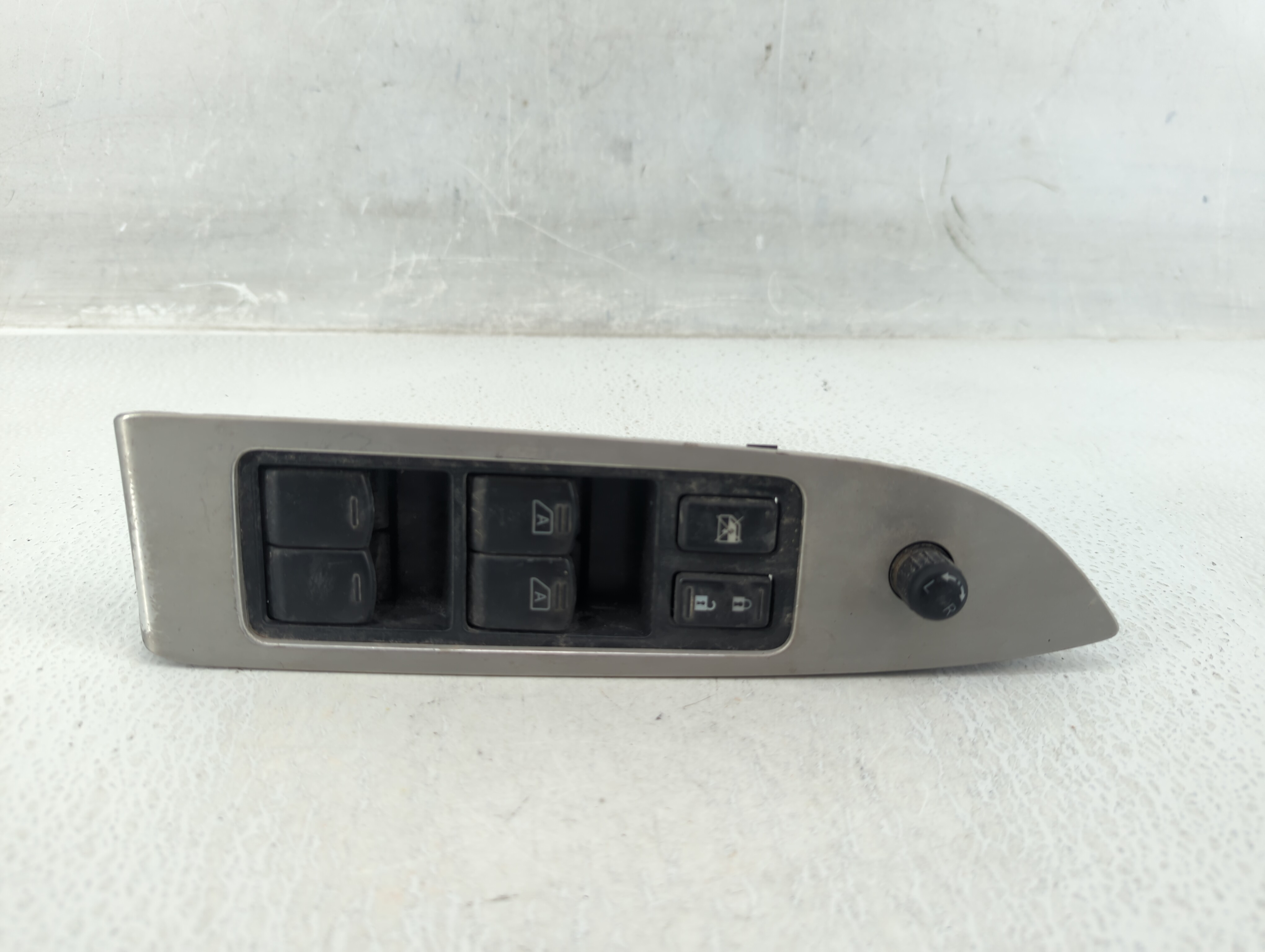 Picture of 2009-2014 Nissan Murano Driver Left Door Master Power Window Switch 570262