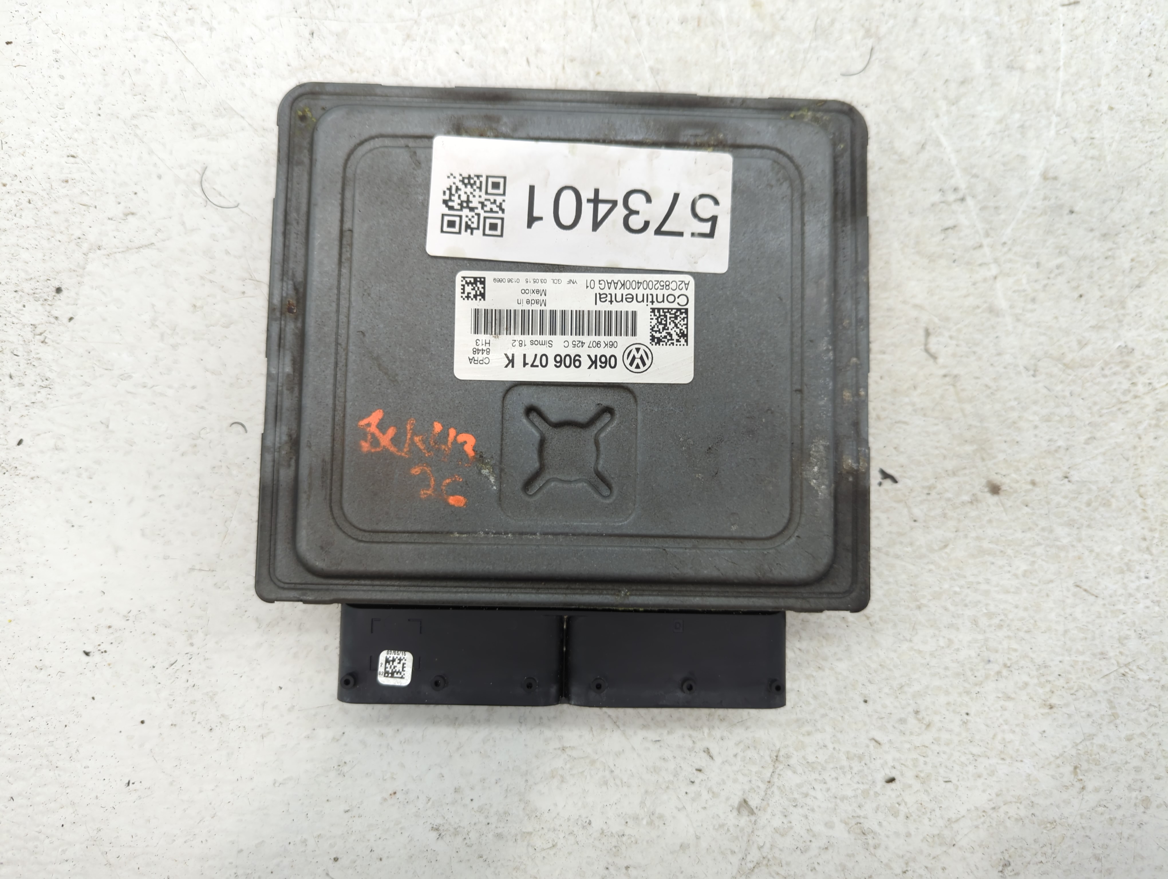 Picture of 2015-2015 Volkswagen Passat Engine Computer Ecu Pcm Ecm Pcu Oem 573401