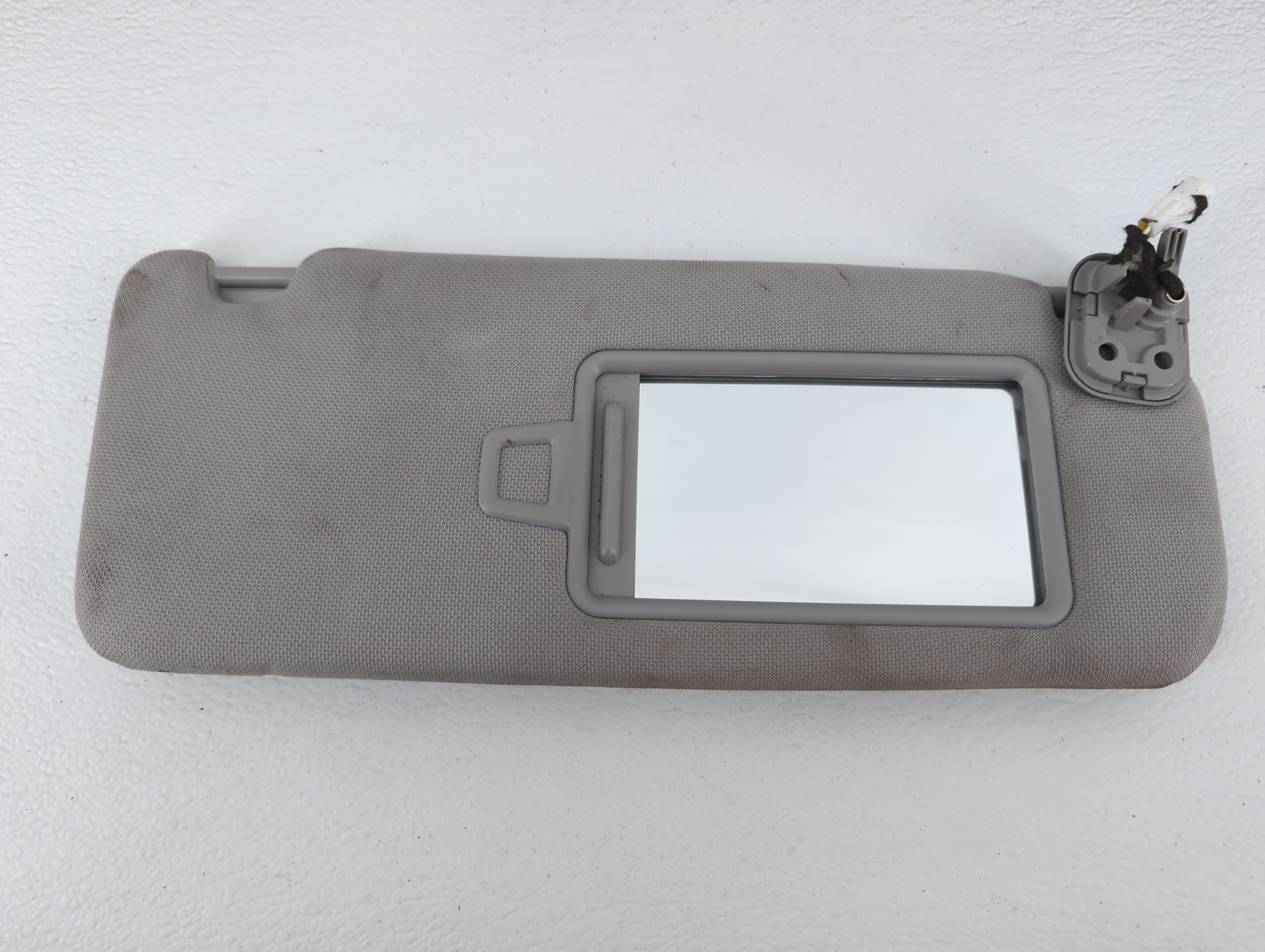 2015-2019 Hyundai Sonata Passenger Sun Visor Mirror Right Sunvisor Gray 574688 - Oemusedautoparts1.com