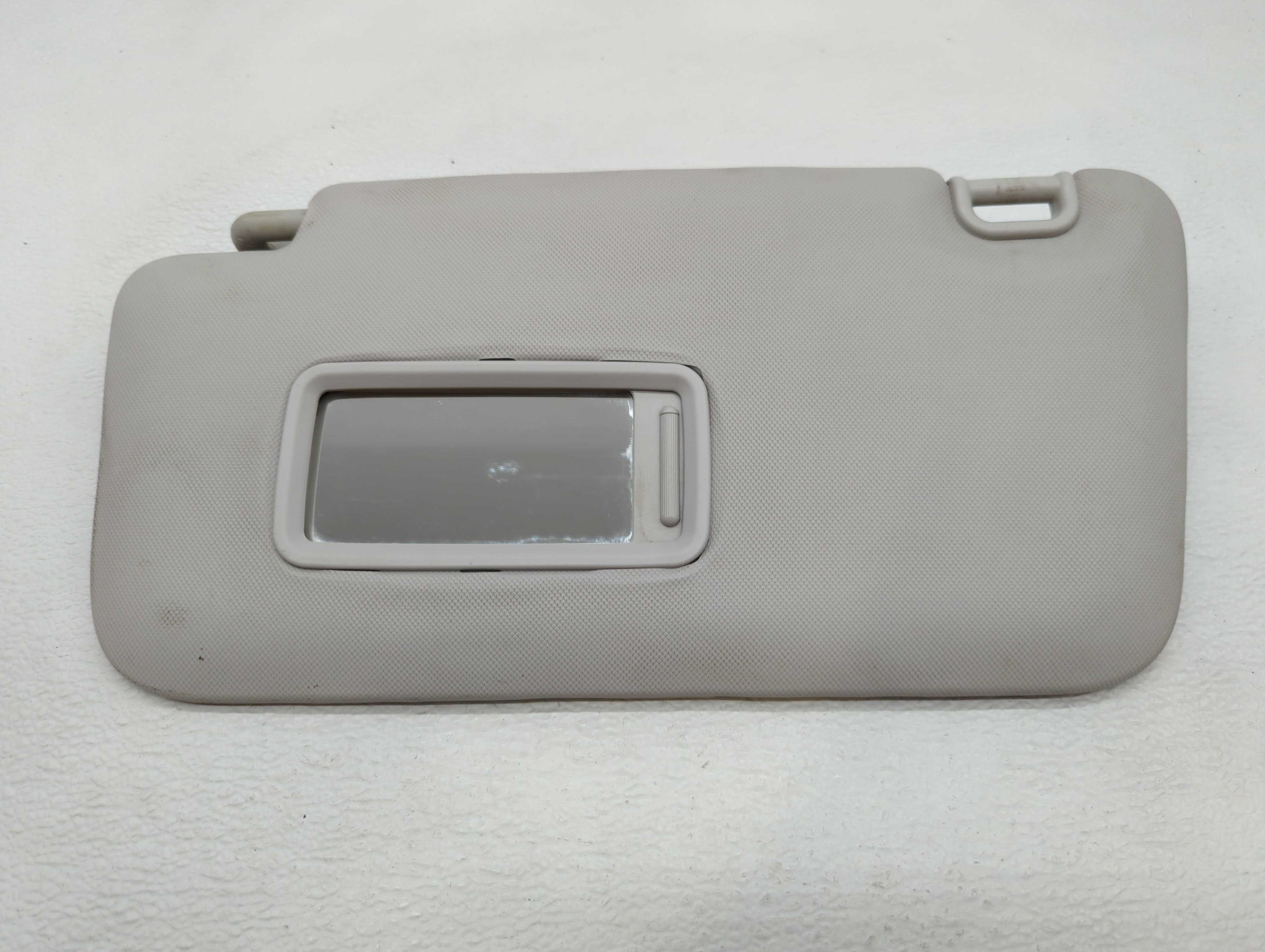 2009 Subaru Forester Driver Sun Visor Mirror Left Sunvisor Light Gray 575987 - Oemusedautoparts1.com