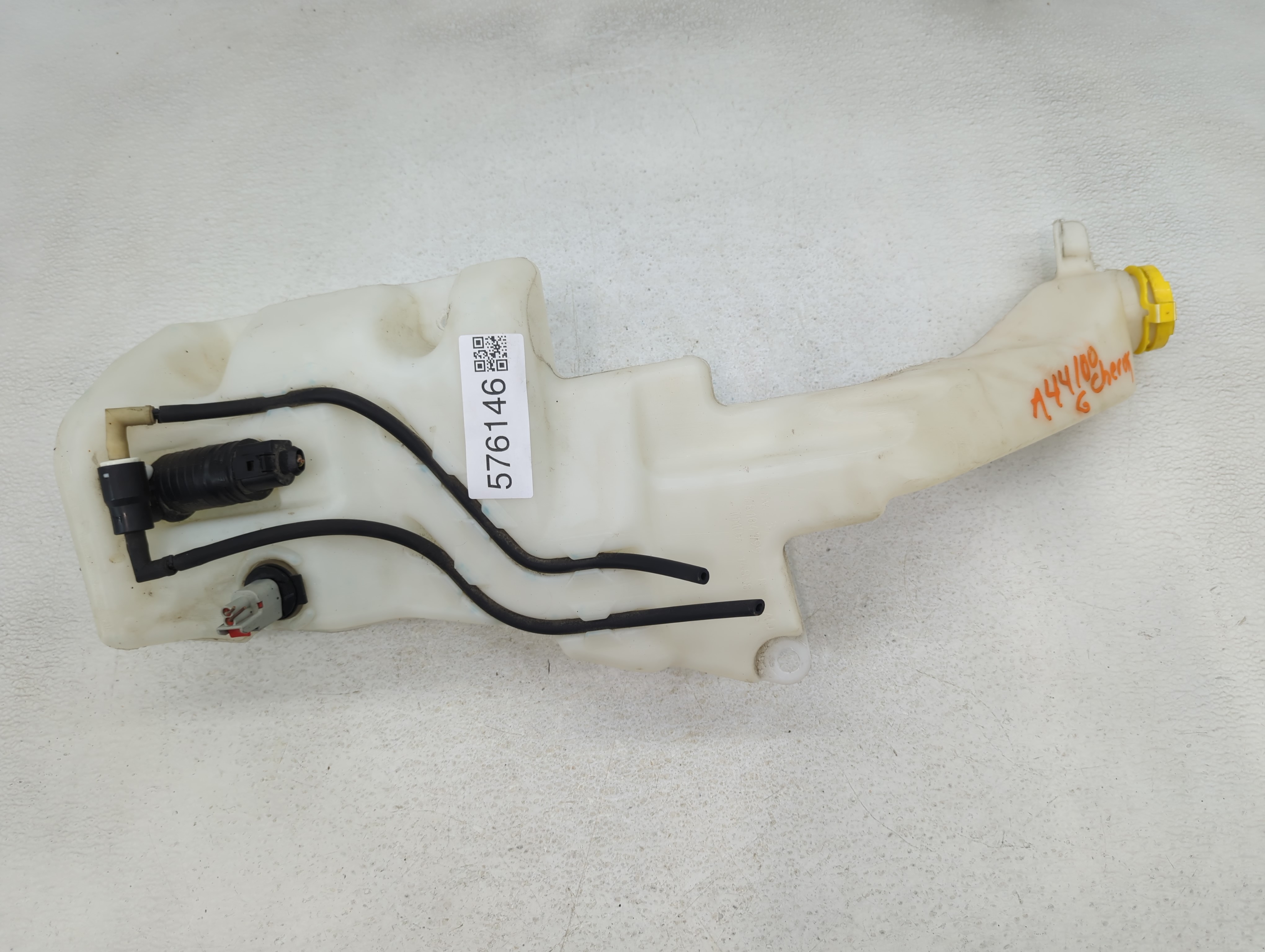 2014-2018 Jeep Cherokee Windshield Washer Fluid Reservoir Bottle Oem 576146 - Oemusedautoparts1.com