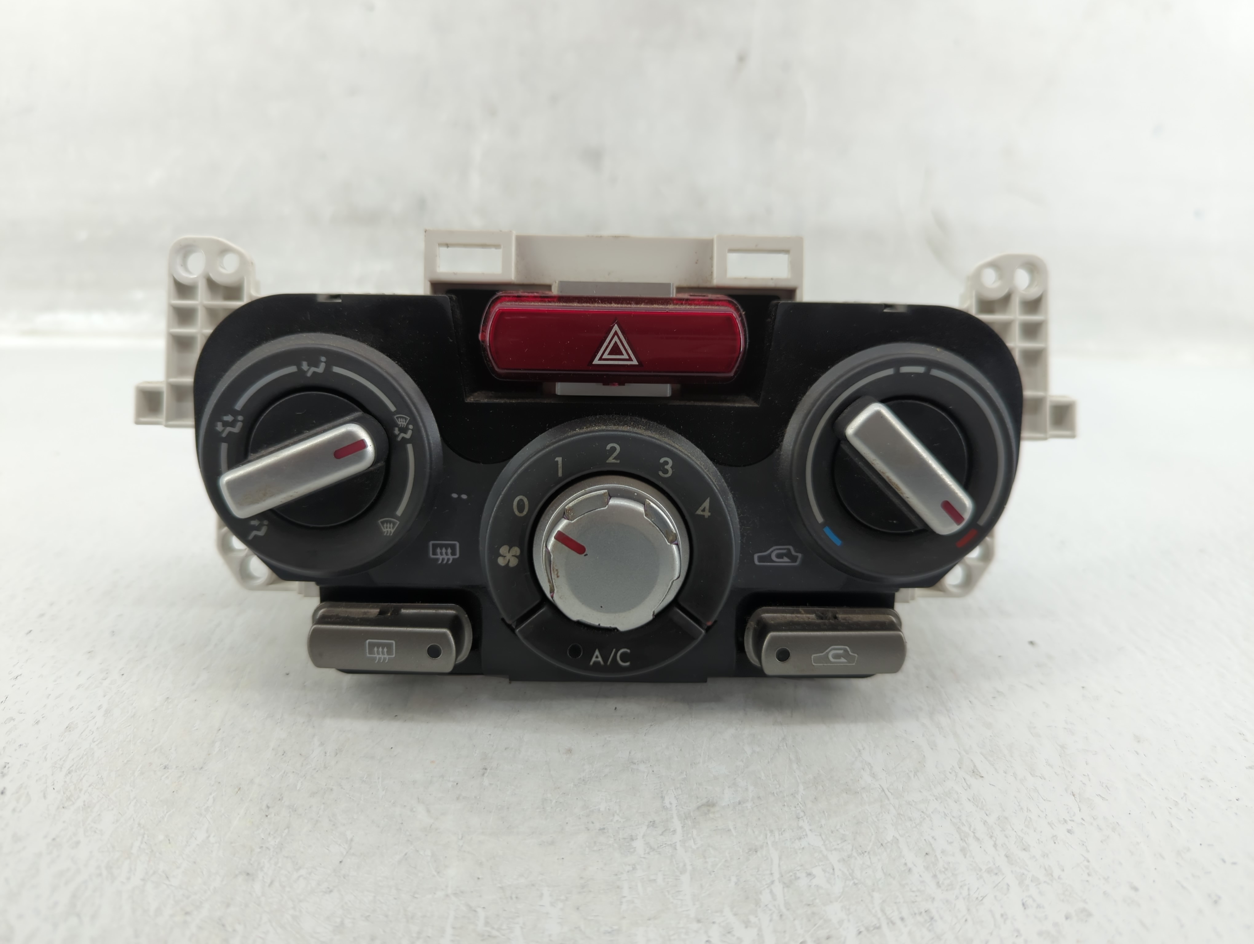 2011 Subaru Forester Ac Heater Climate Control 72311sc050 576523 - Oemusedautoparts1.com