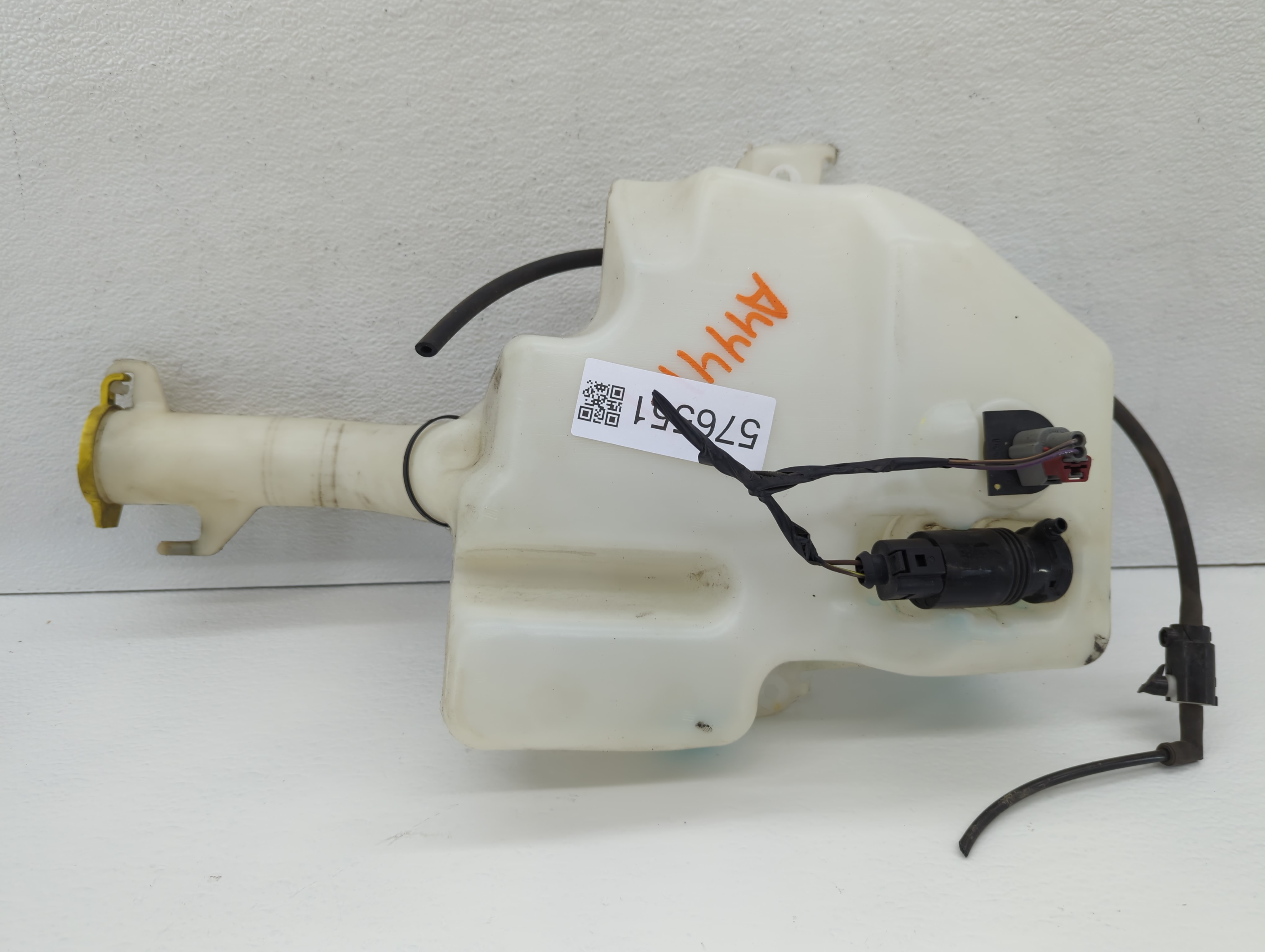 Picture of Dodge Caravan Windshield Washer Fluid Reservoir Bottle Oem 576551