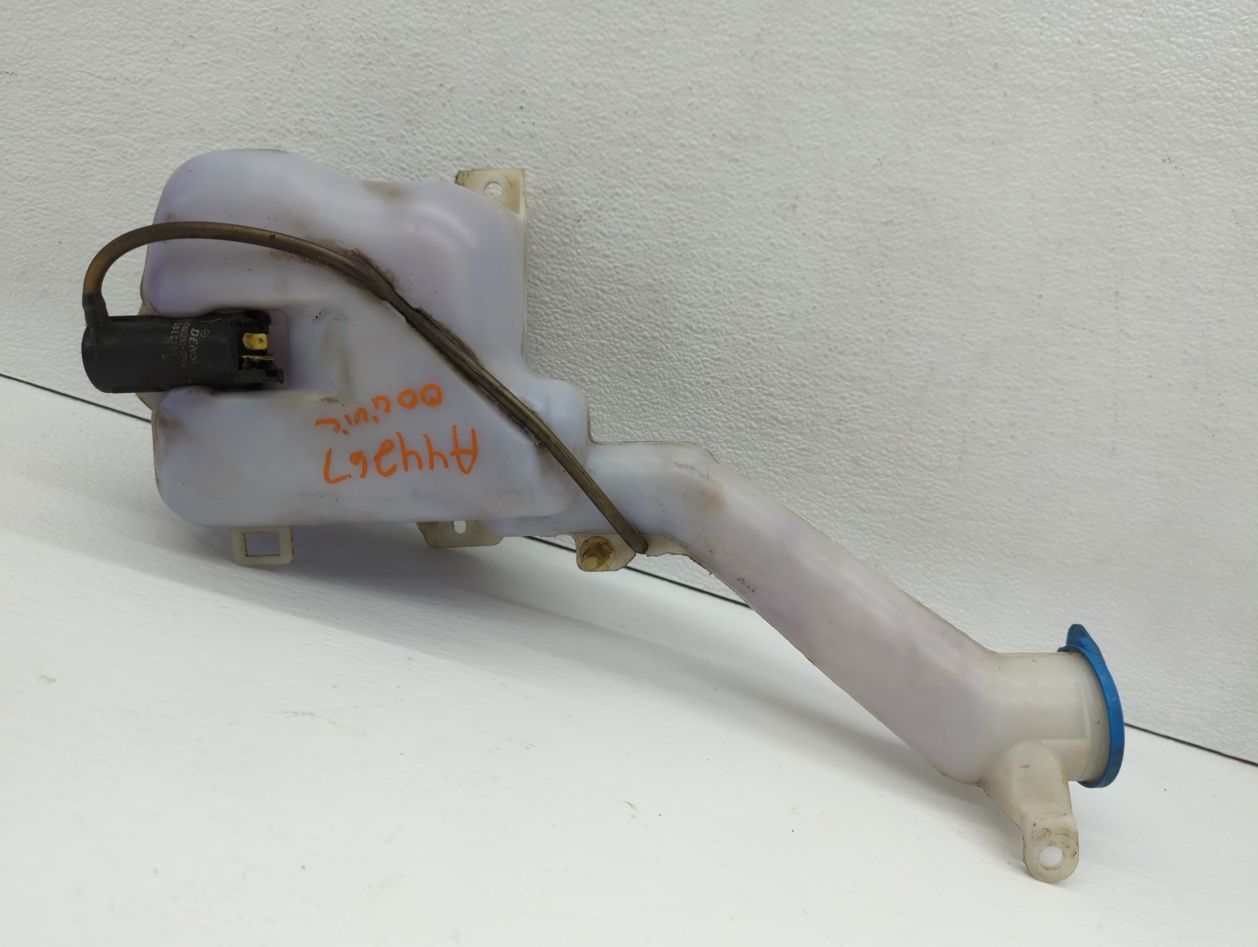 1996-2000 Honda Civic Windshield Washer Fluid Reservoir Bottle Oem 576564 - Oemusedautoparts1.com