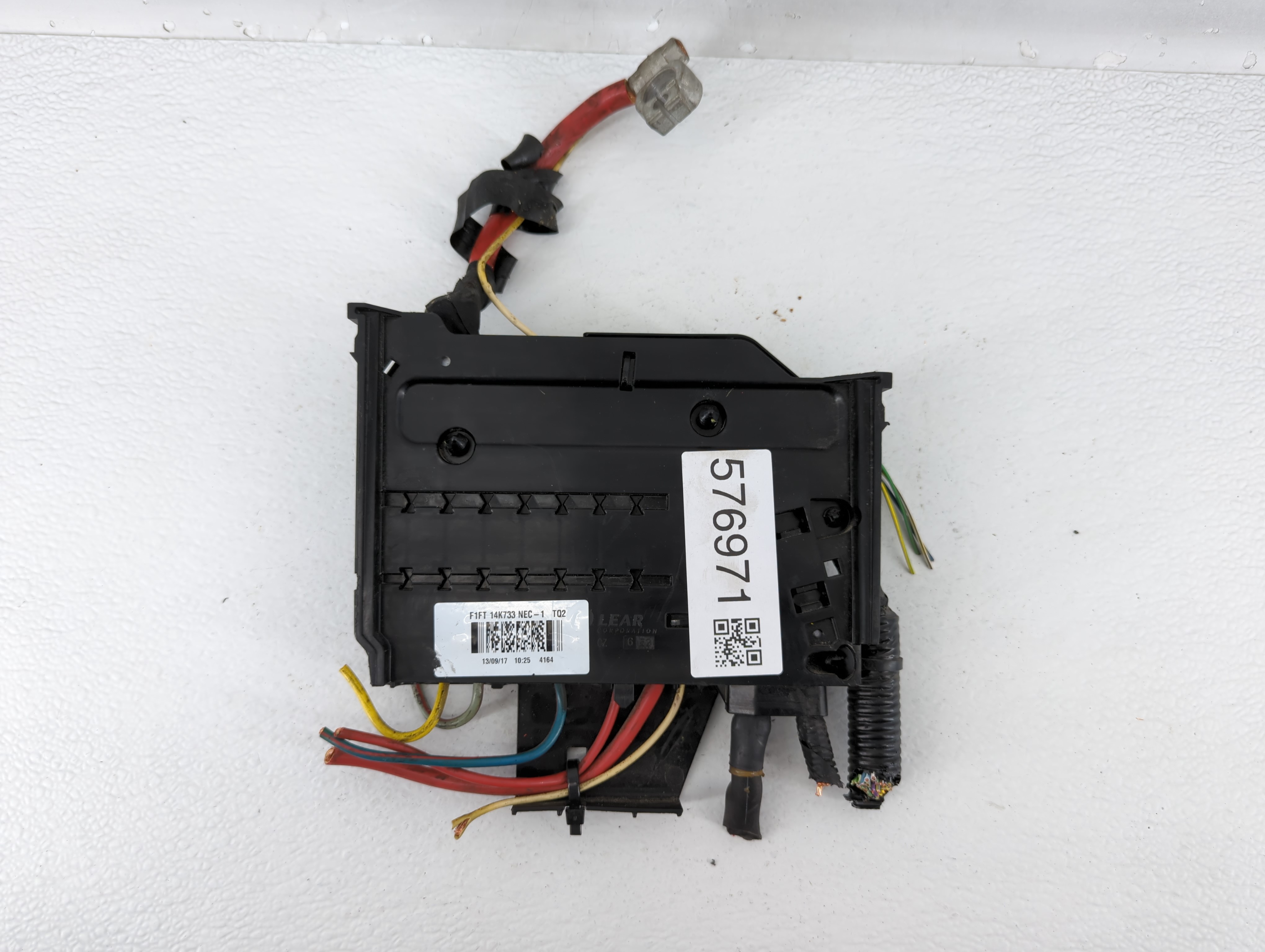 Ford Focus Fusebox Fuse Box Relay Module F1ft-14k733-nec-1 576971 - Oemusedautoparts1.com