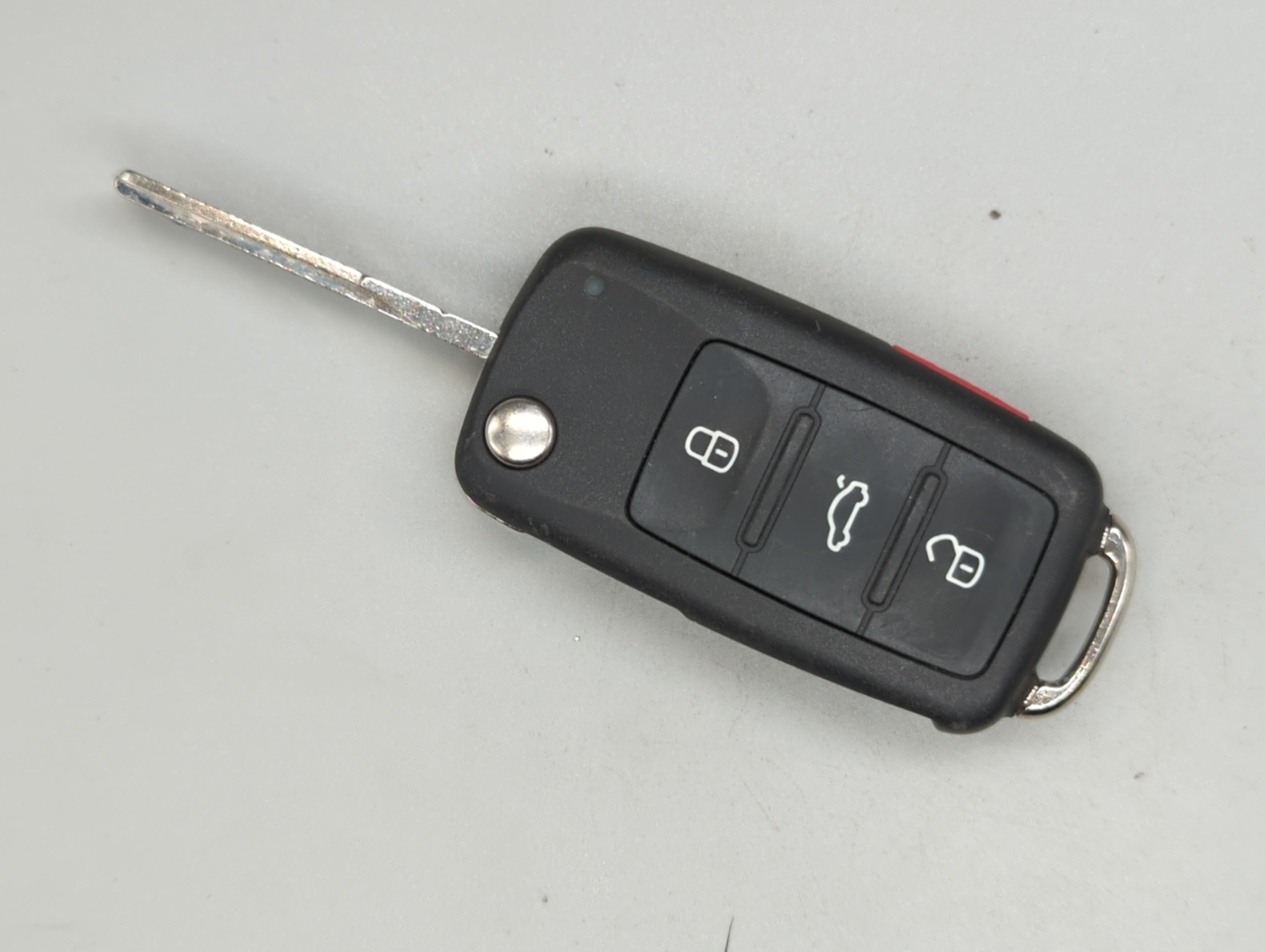 Volkswagen Tiguan Limited Keyless Entry Remote Fob NBGFS93N 4 buttons 577435 - Oemusedautoparts1.com
