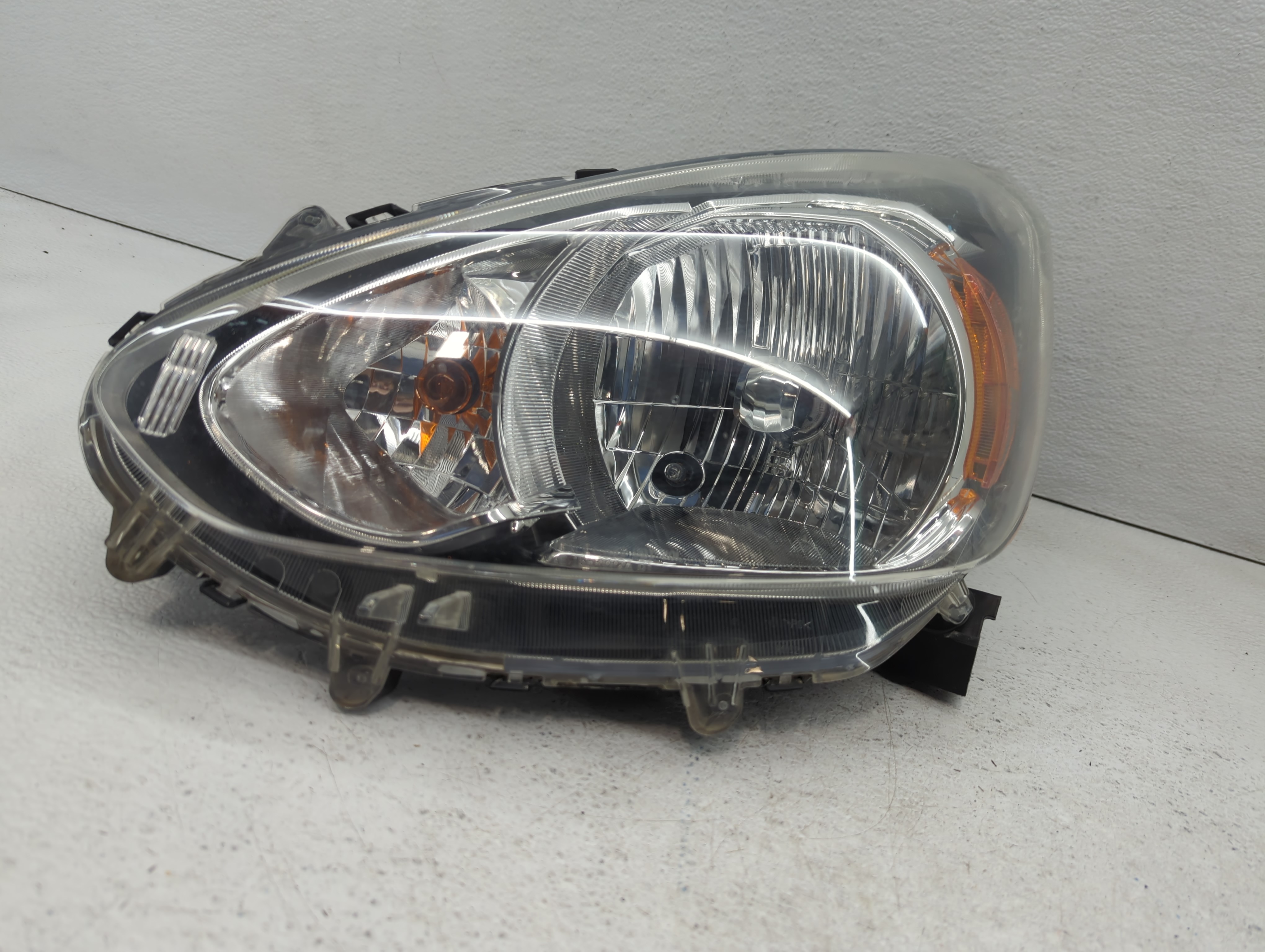 Picture of 2018 Dodge Mirada Driver Left Oem Head Light Headlight Lamp 577662