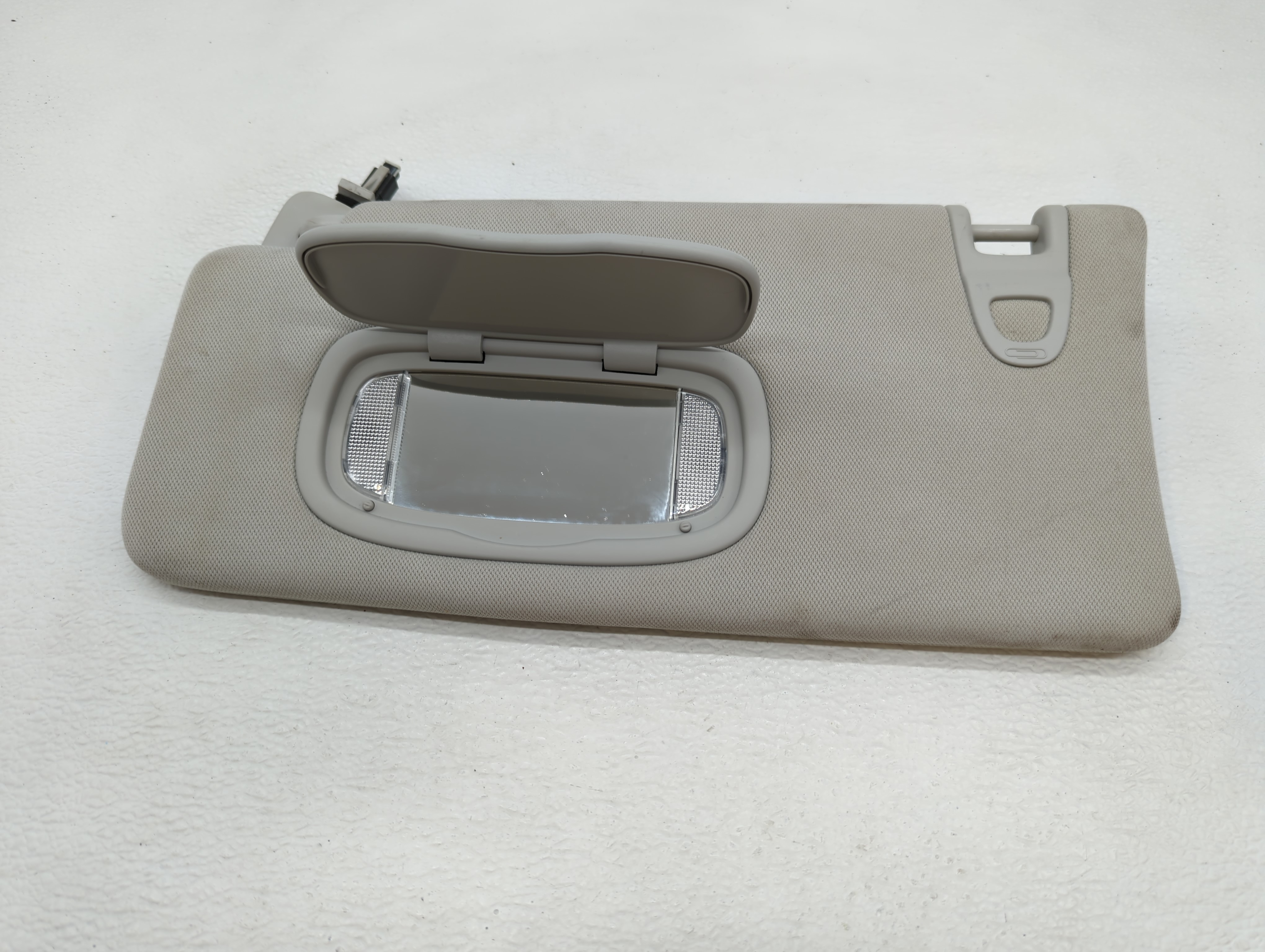2018 Jeep Compass Driver Sun Visor Mirror Left Sunvisor Grey 578735 - Oemusedautoparts1.com