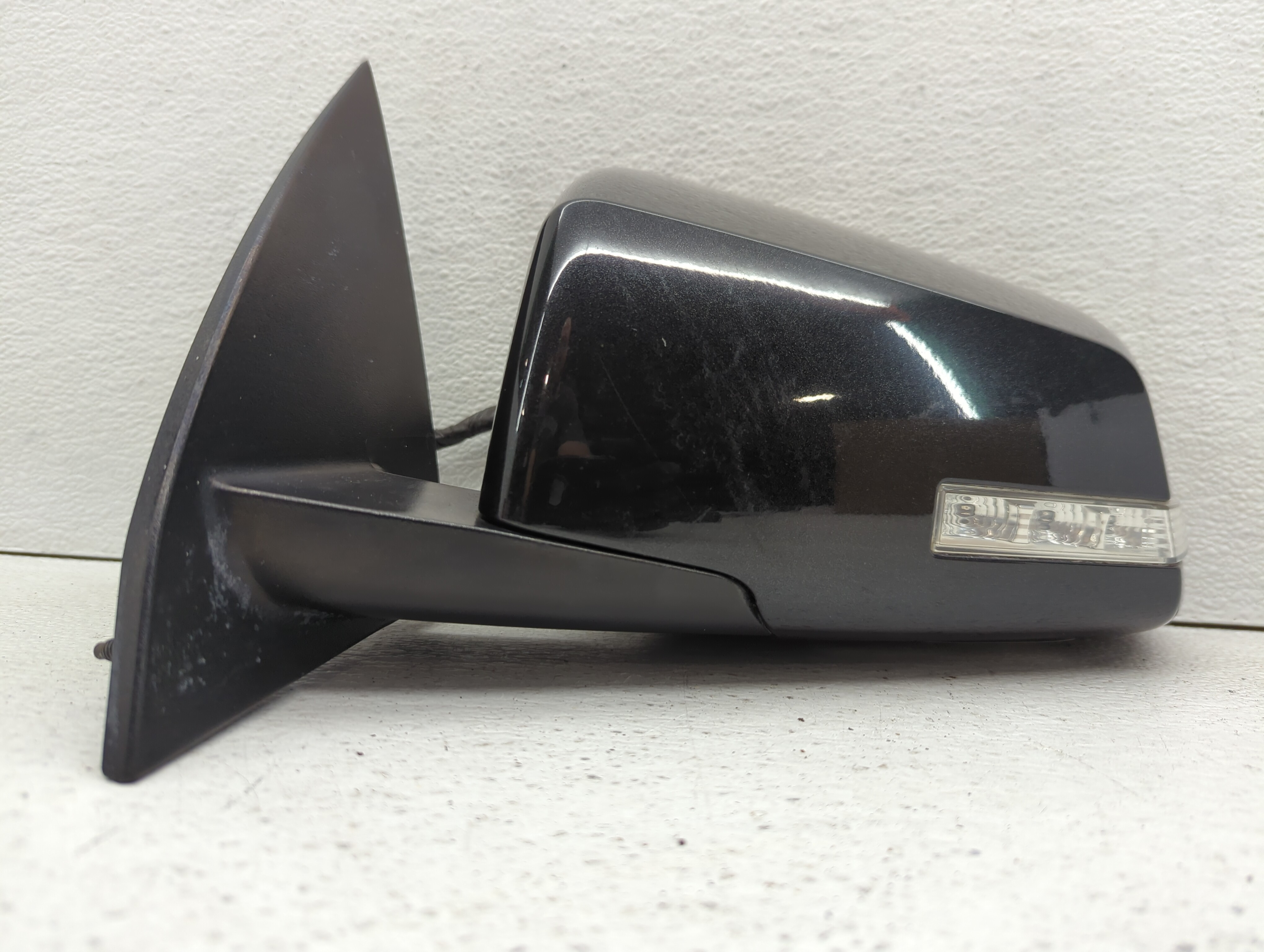 2011 Chevrolet Traverse Driver Left Side View Power Door Mirror Dark Grey 579213 - Oemusedautoparts1.com