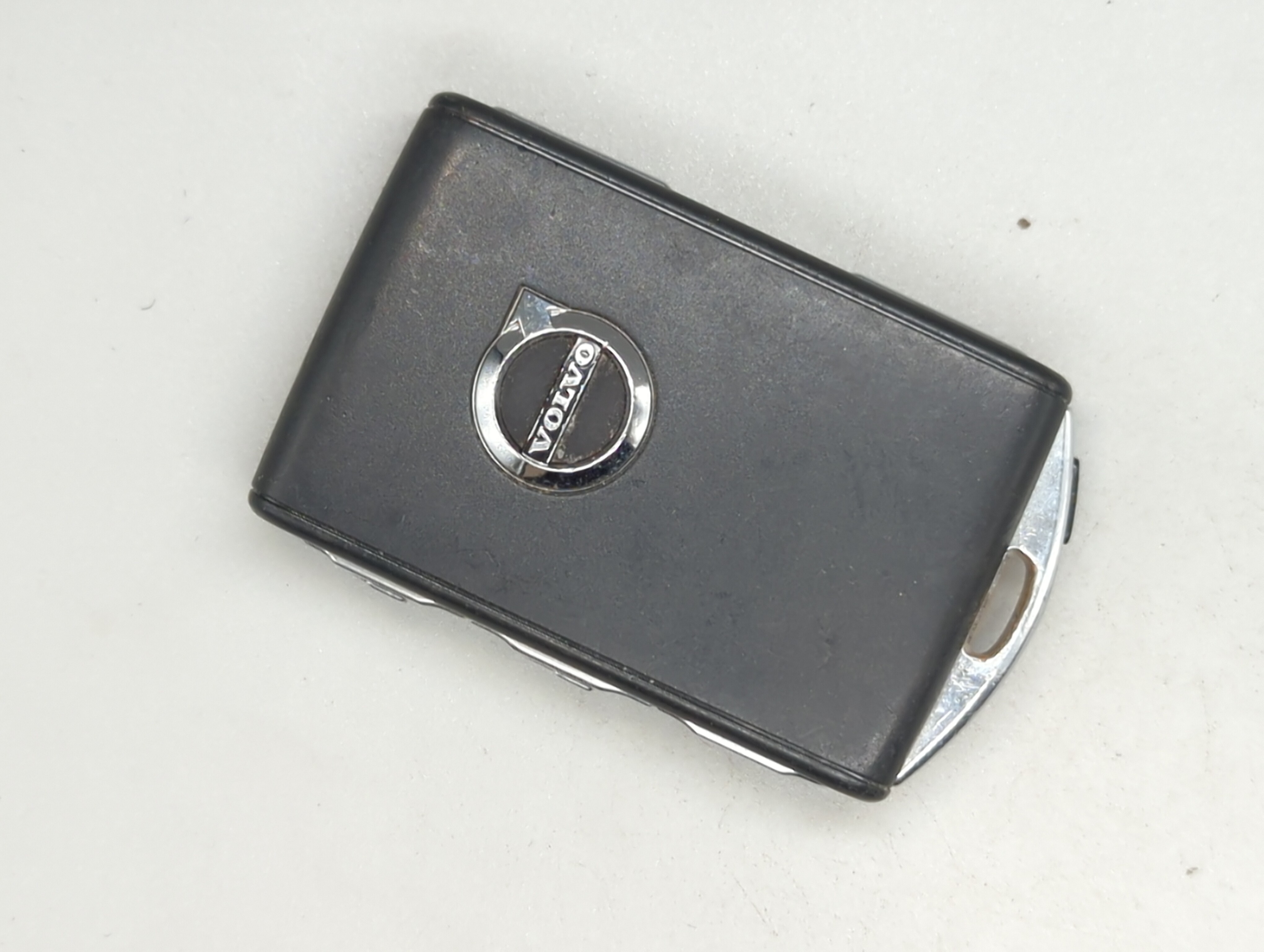 Picture of Volvo Keyless Entry Remote Fob YG0HUF8423 | YGOHUF423 31652148 4 buttons 579317