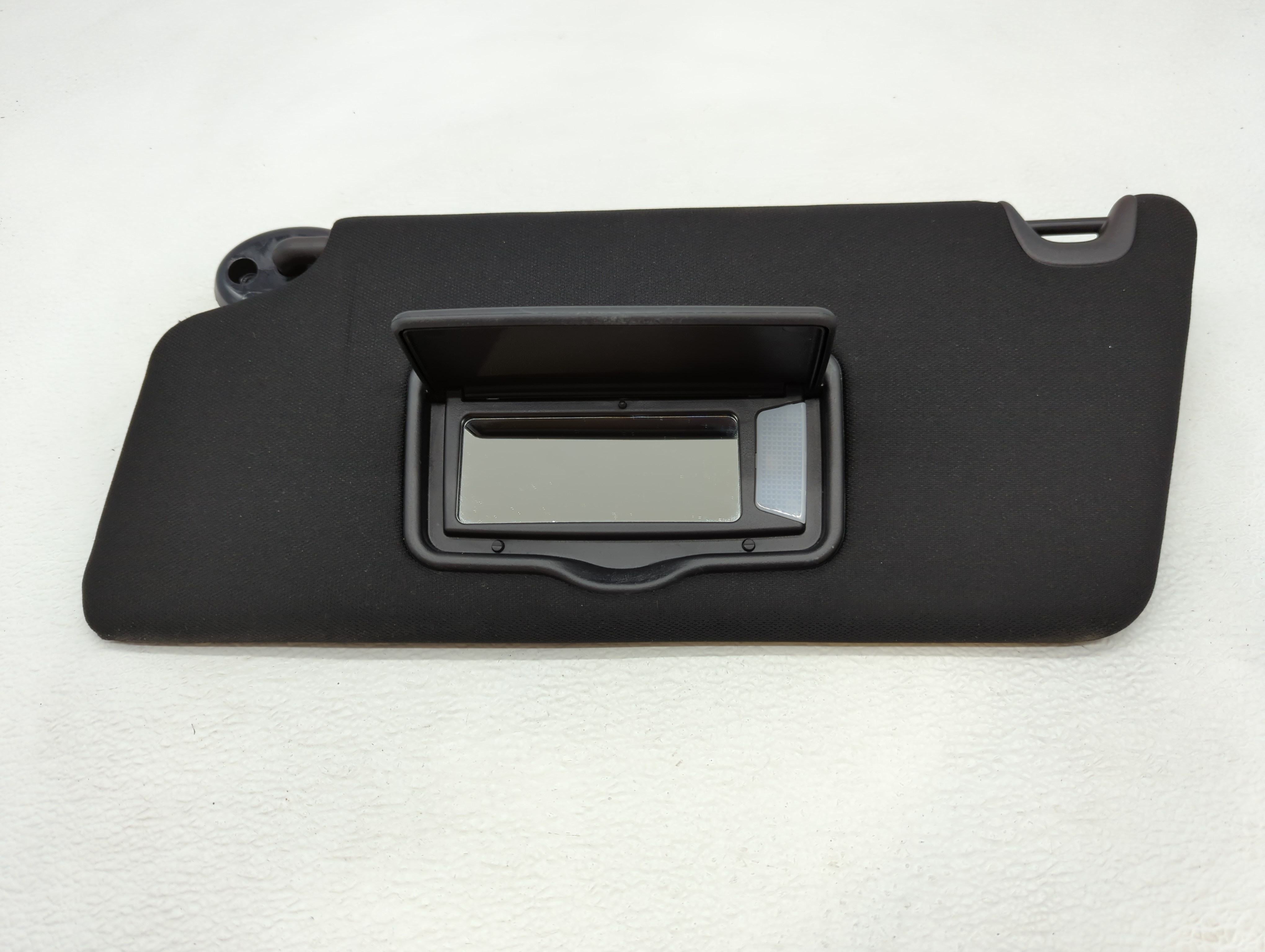 2019 Ford Explorer Driver Sun Visor Mirror Left Sunvisor Black 579510 - Oemusedautoparts1.com