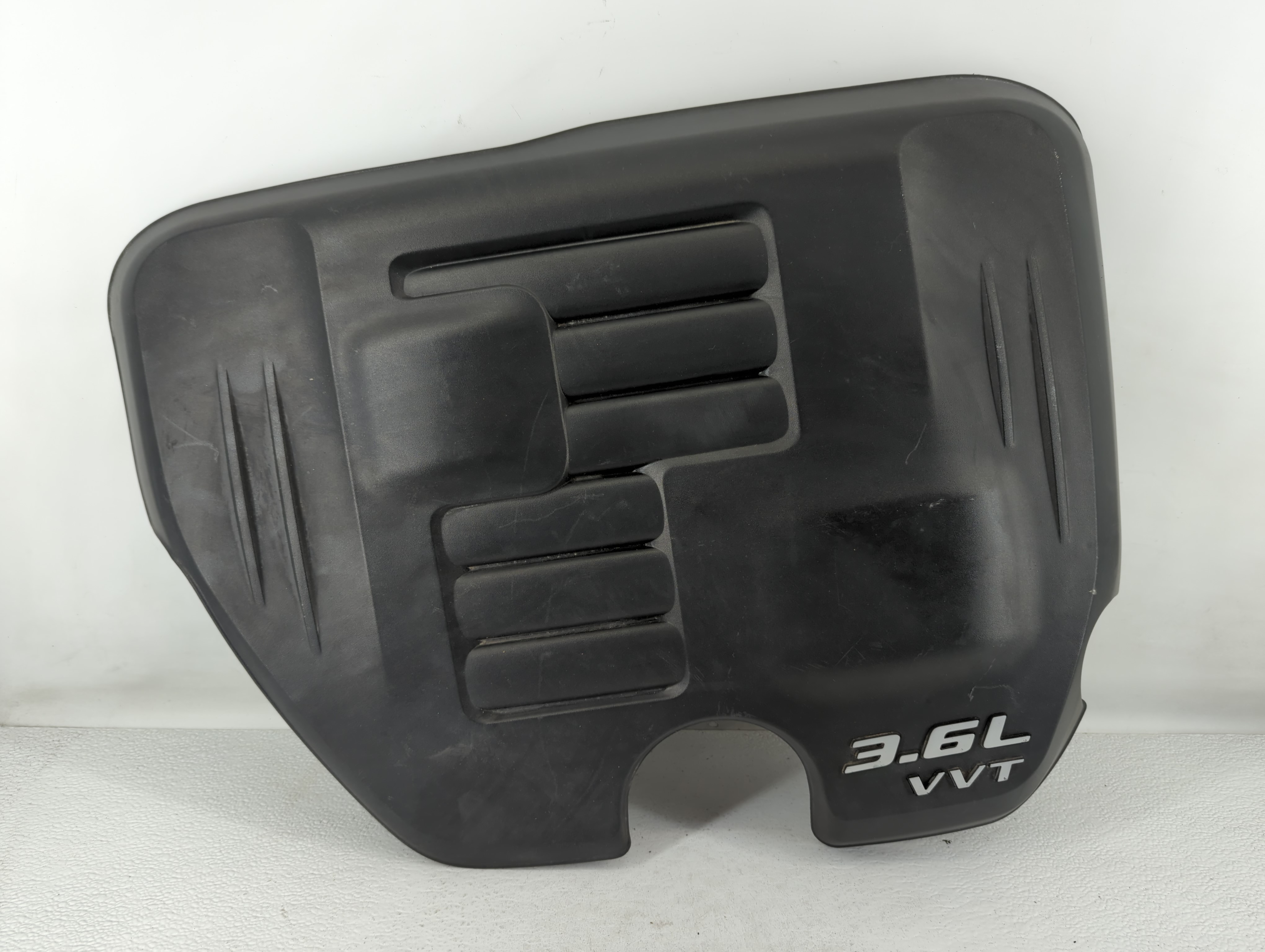 Picture of 2011 Dodge Charger Engine Cover 579788