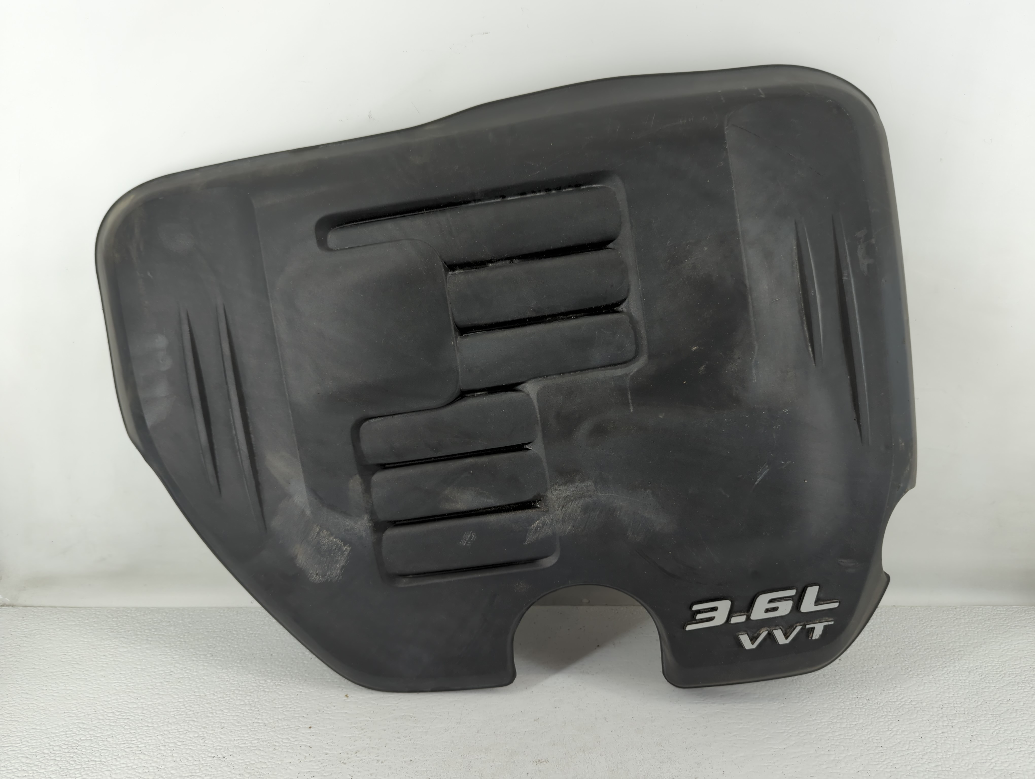 Picture of 2015 Dodge Challenger Engine Cover 579941