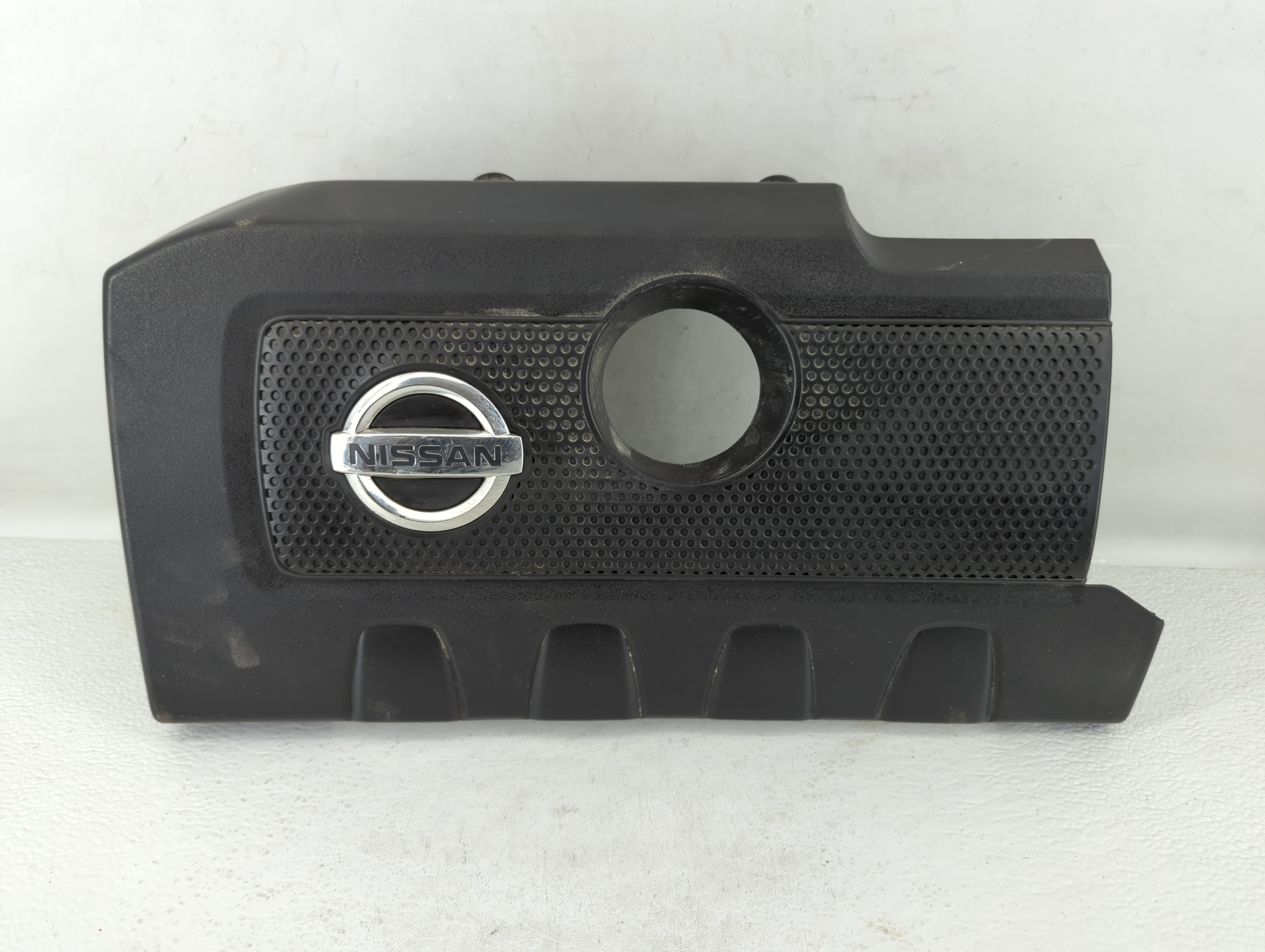 Picture of 2015 Nissan Sentra Engine Cover 580028